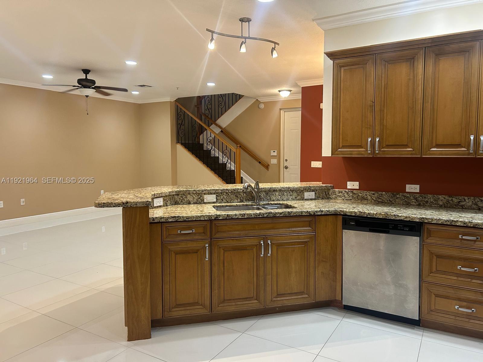 Villa Alhambra Condo