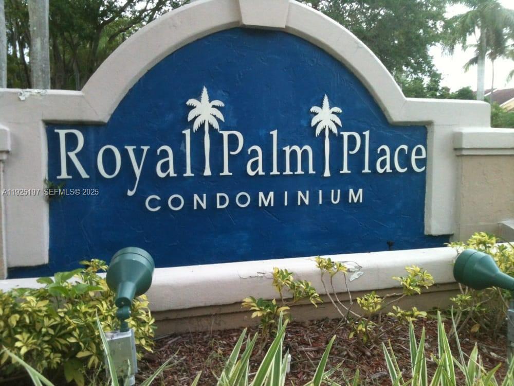 Royal Palm Place