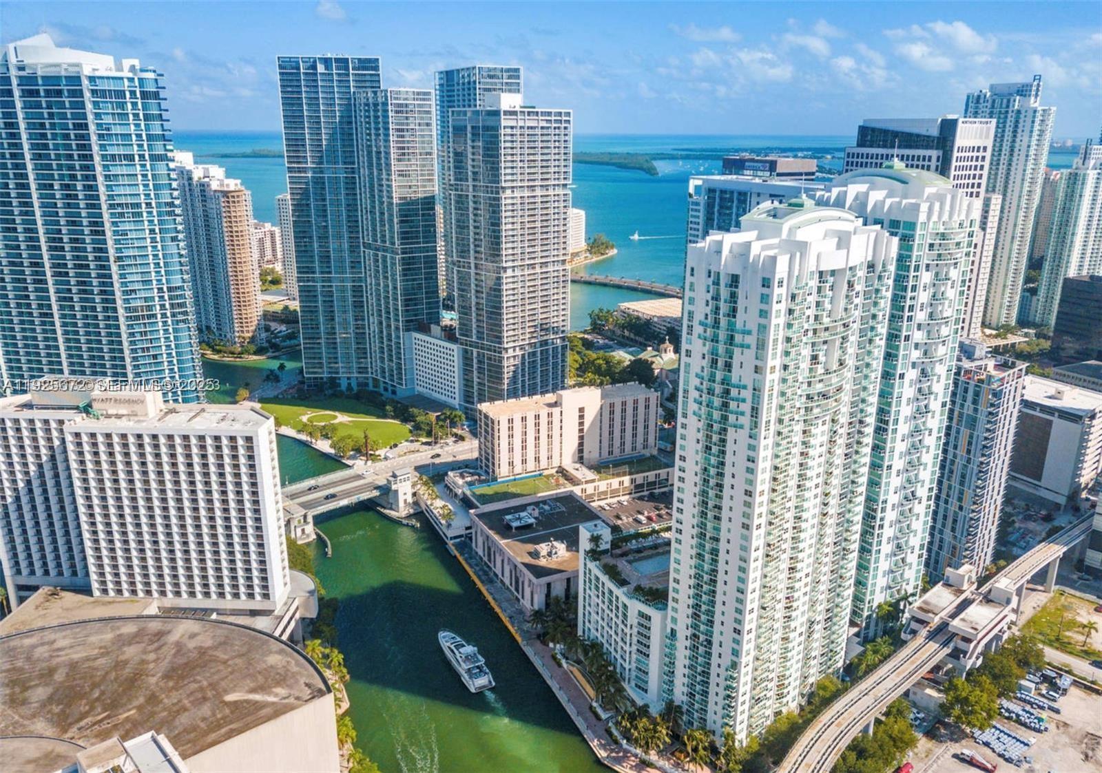 Apartamento para Alugar em Miami, FL
