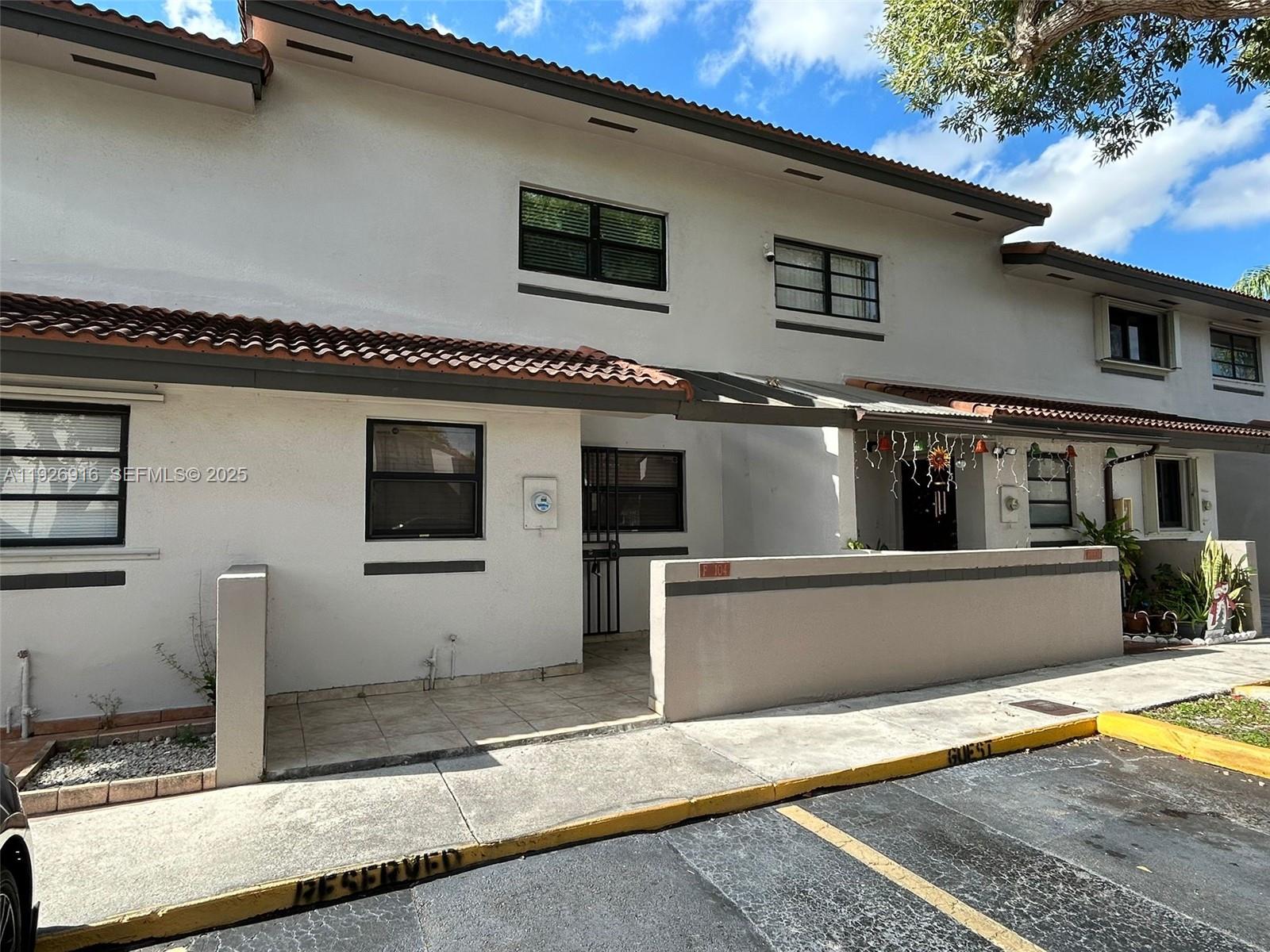 Kendall Lks E Lakeview Th