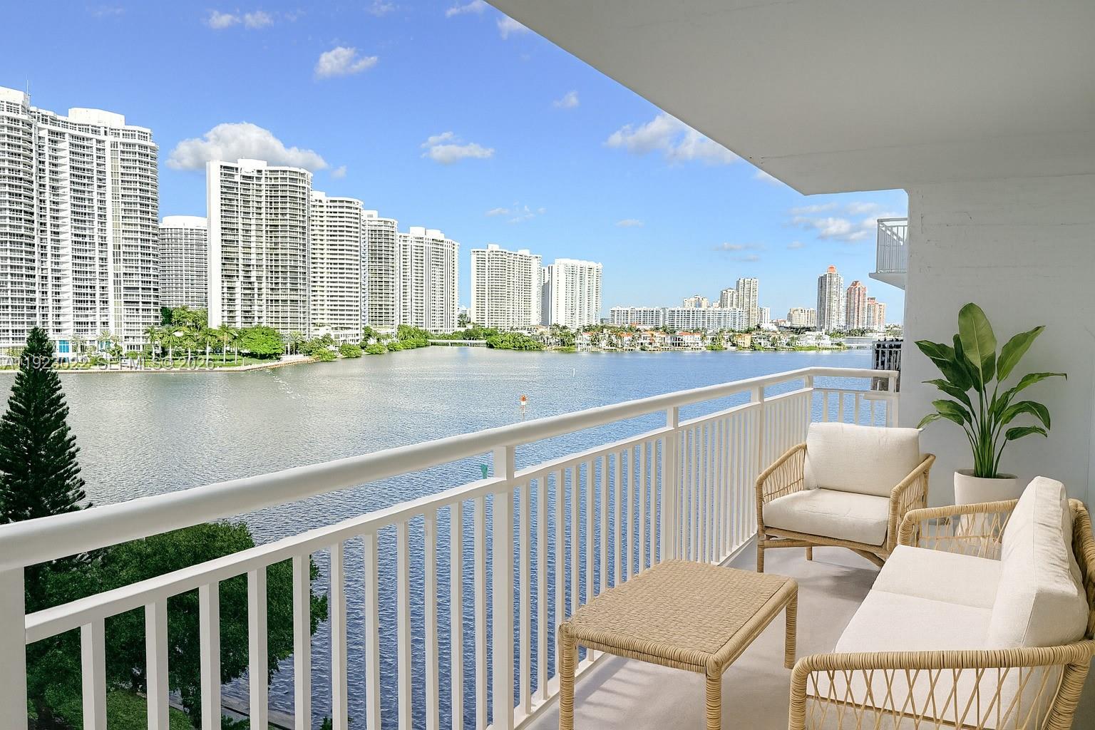 301 174th St Unit 820, Sunny Isles Beach, Florida 33160