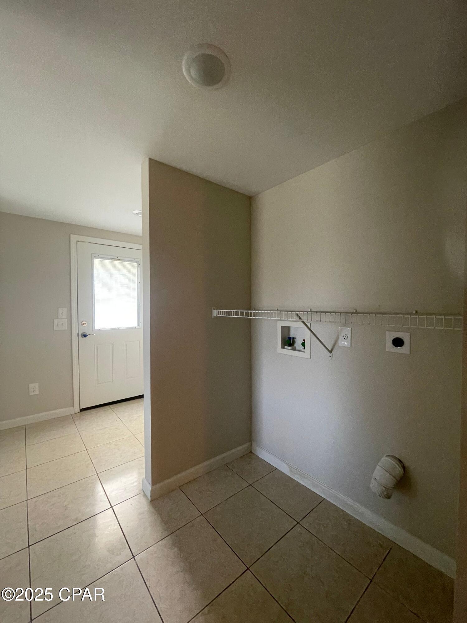 Image 11 For 2636 40th Plaza