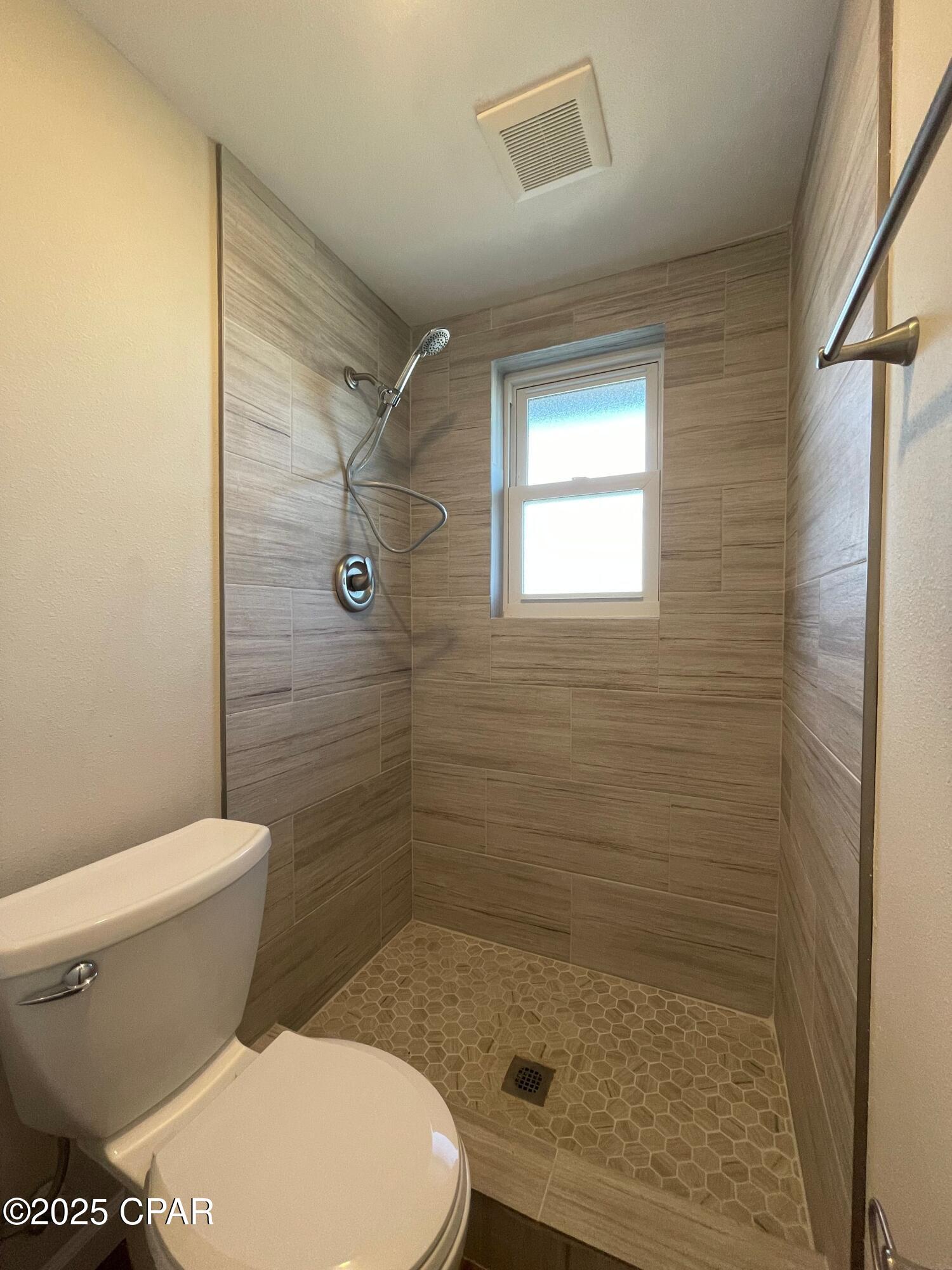 Image 18 For 2636 40th Plaza