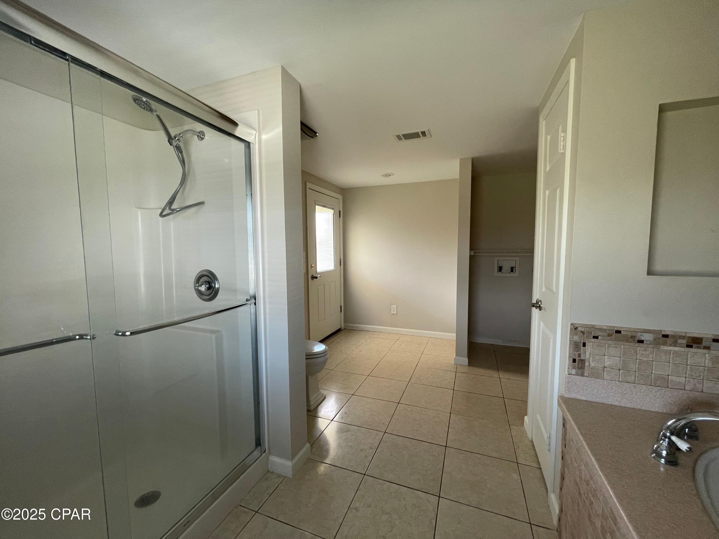 Image 21 For 2636 40th Plaza