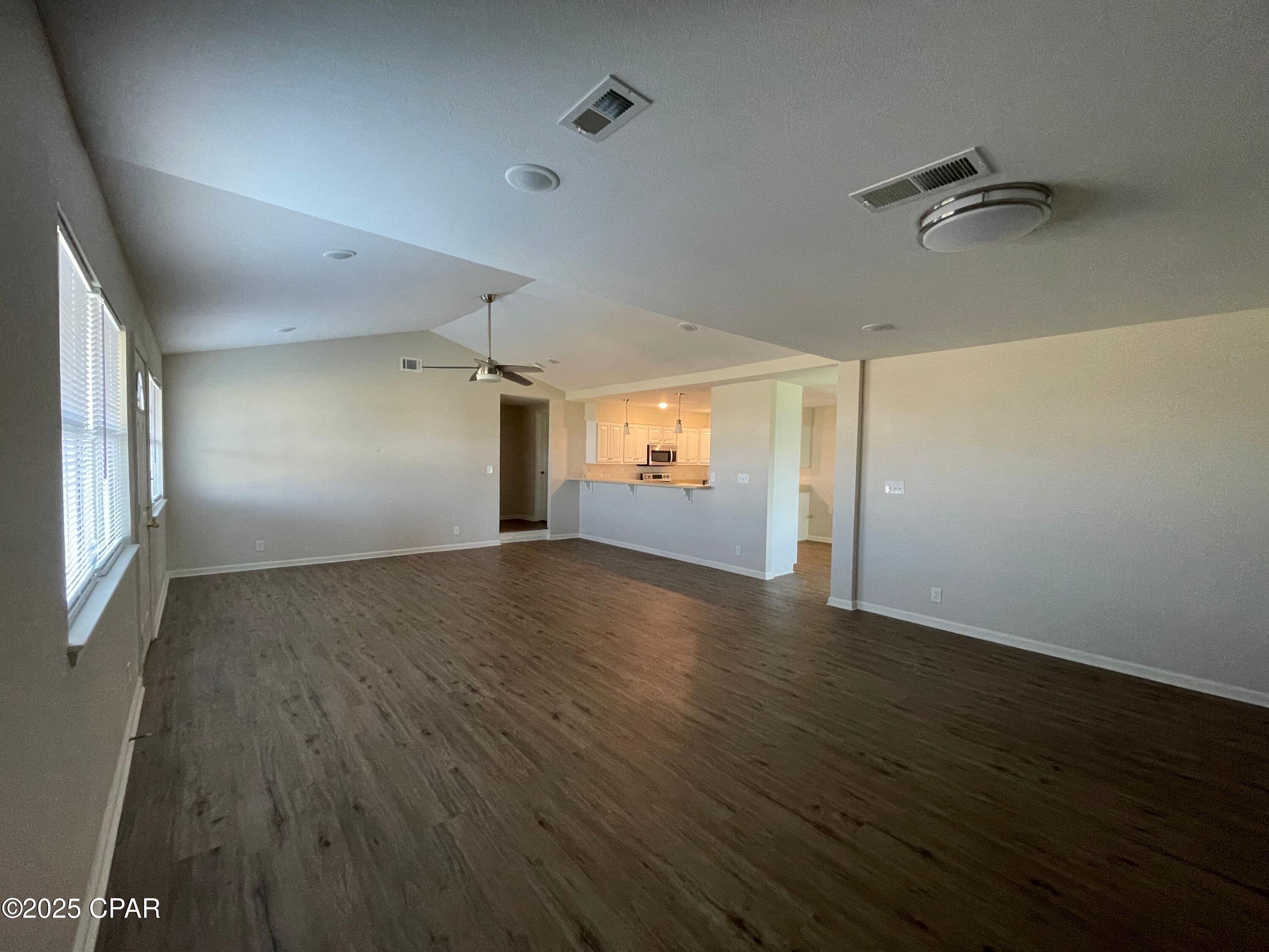 Image 23 For 2636 40th Plaza