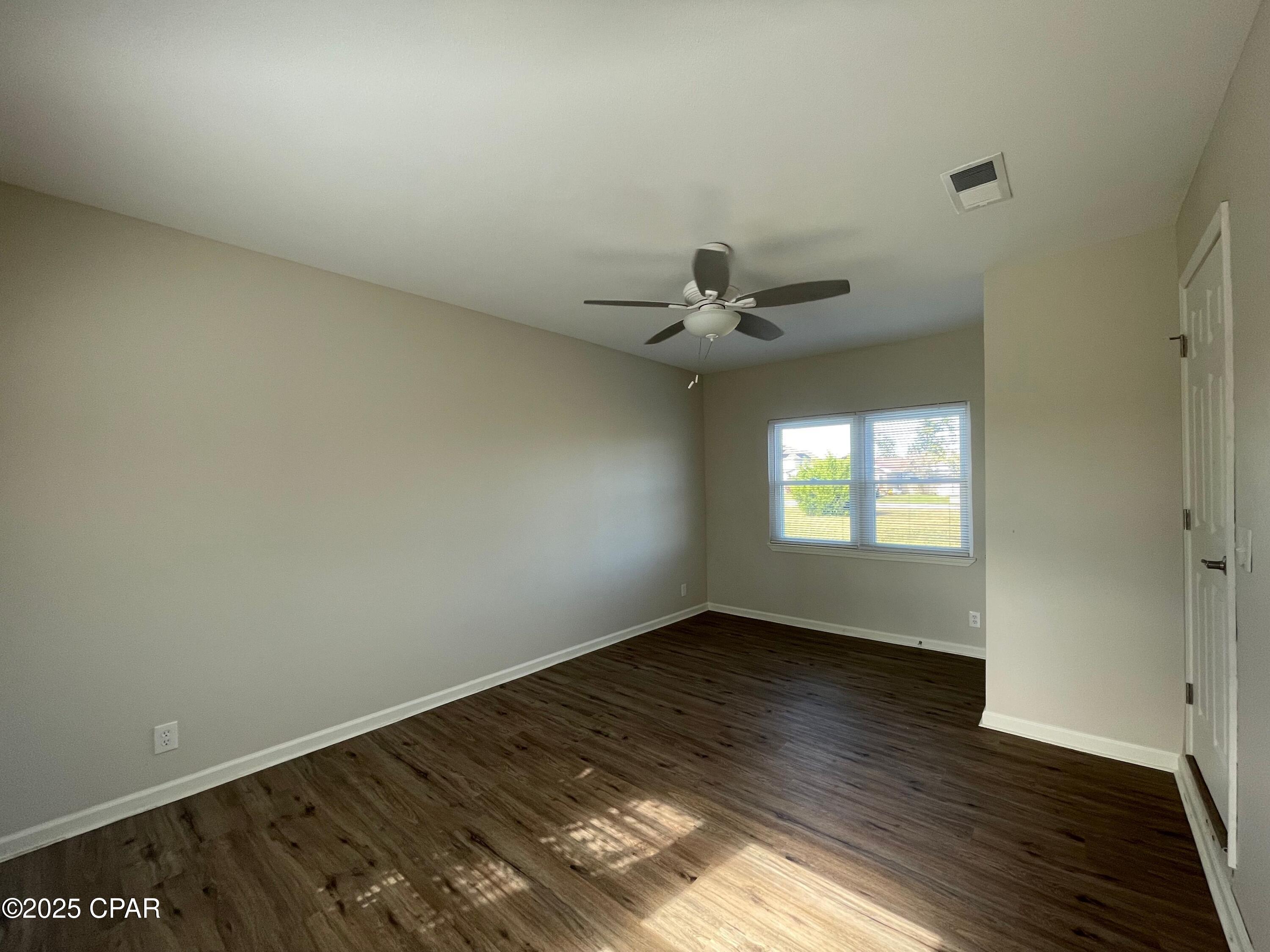 Image 24 For 2636 40th Plaza