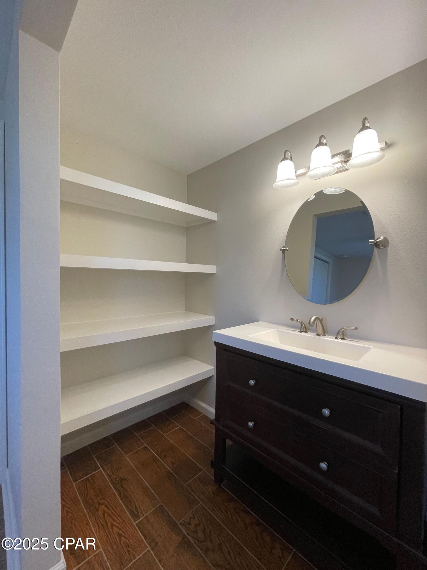 Image 8 For 2636 40th Plaza