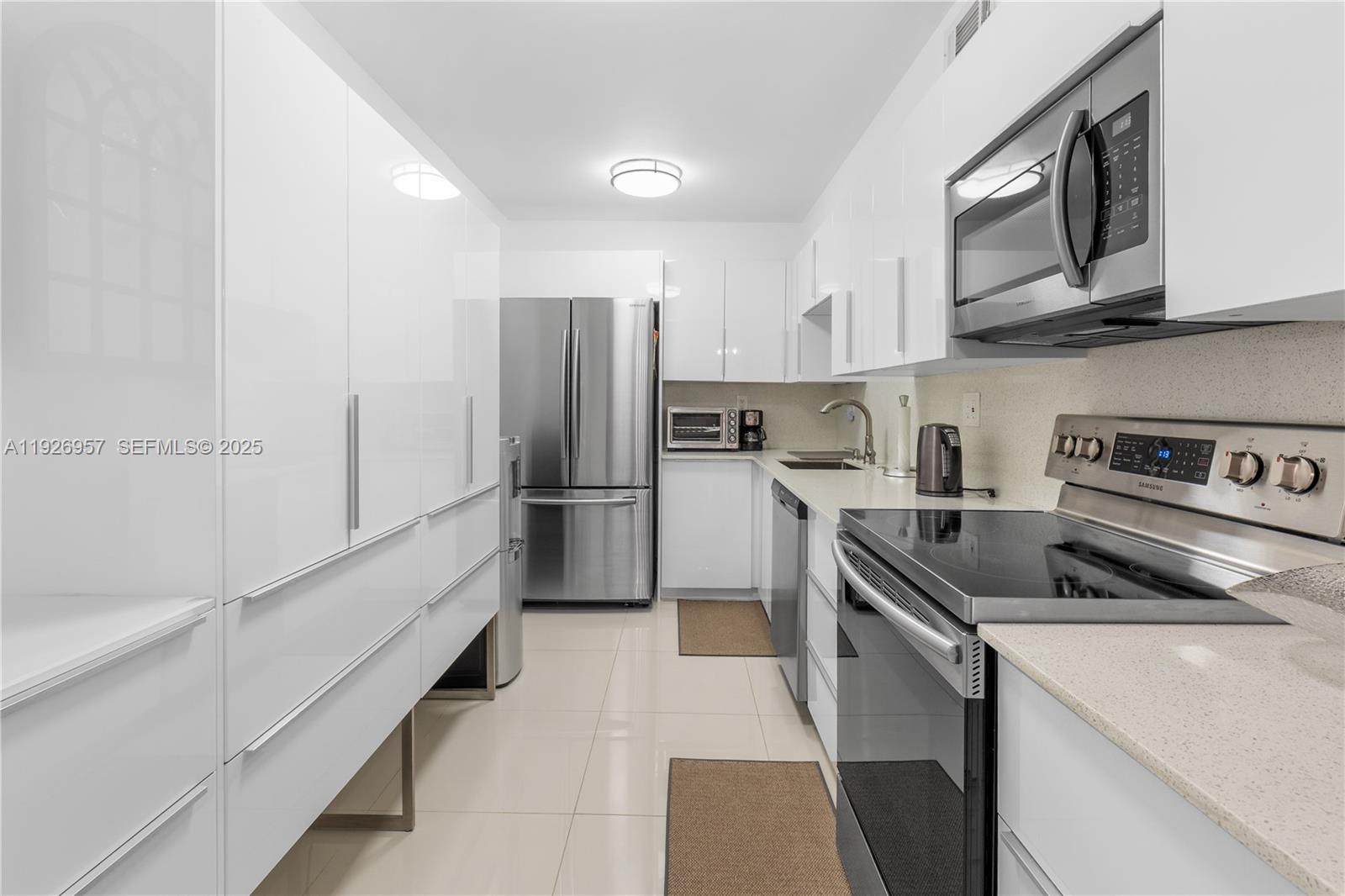 Plaza Towers South Condo