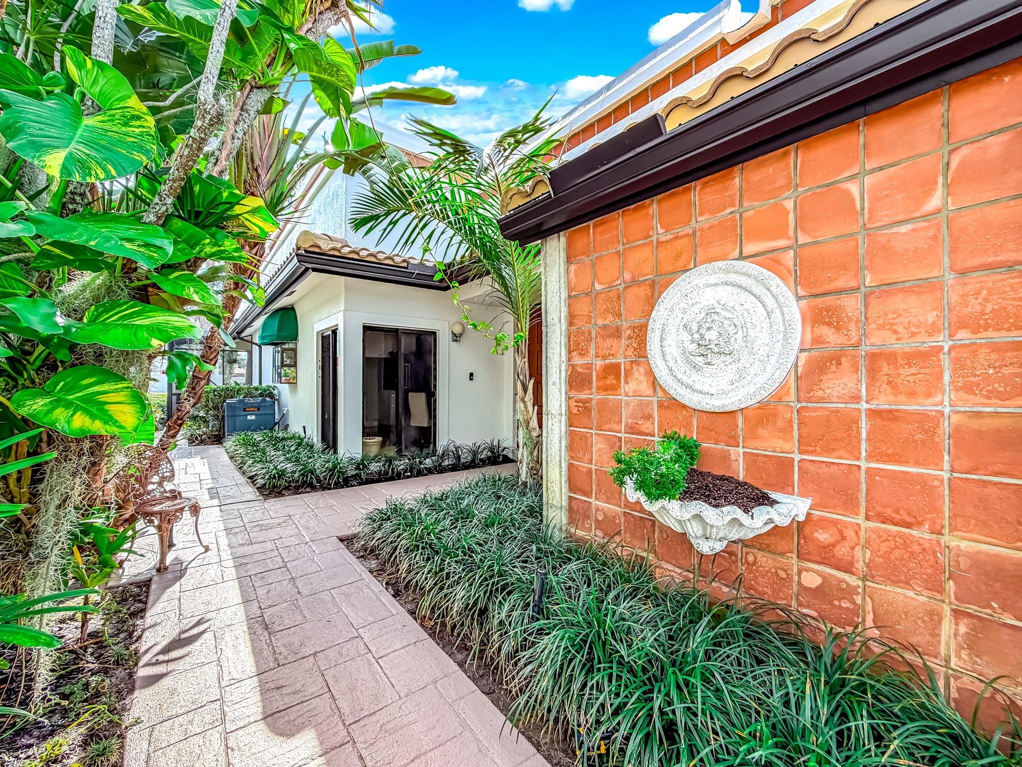 Homes for sale in Boca Raton, FL | 6406 Via Rosa, Boca Raton, FL 33433 | MLS# F10540225