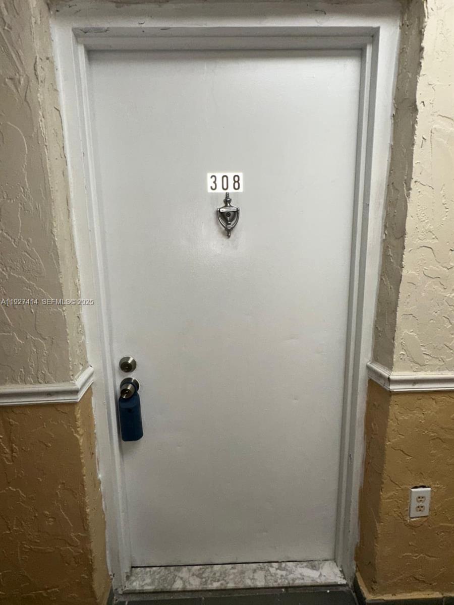 Westland Gardens Condo