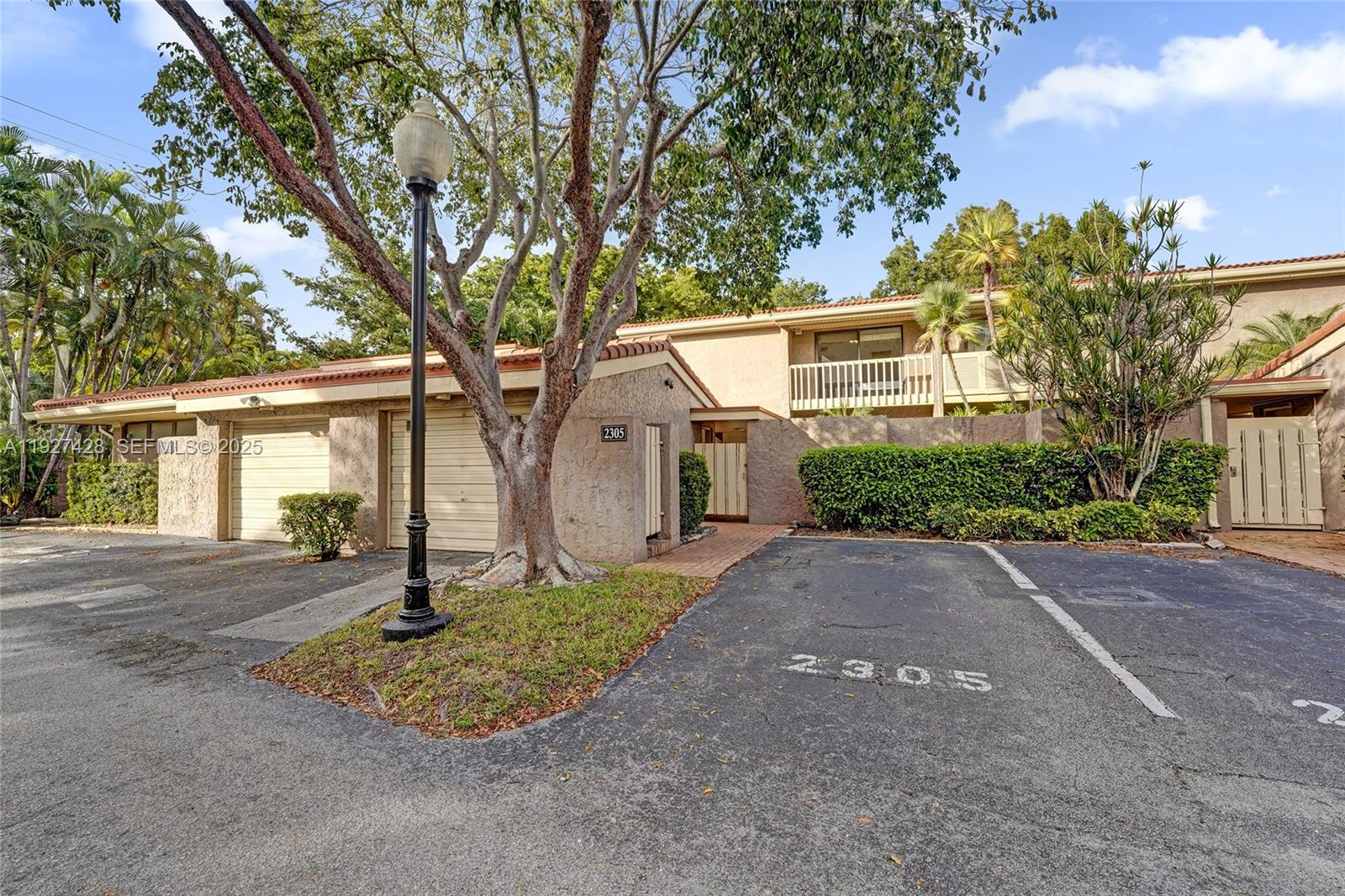 Townhouses Of Emerald Hil