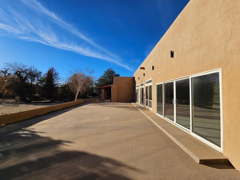 Homes for sale in Corrales, NM | 625 Camino De Corrales Del, Corrales, NM 87048 | MLS# 1095453