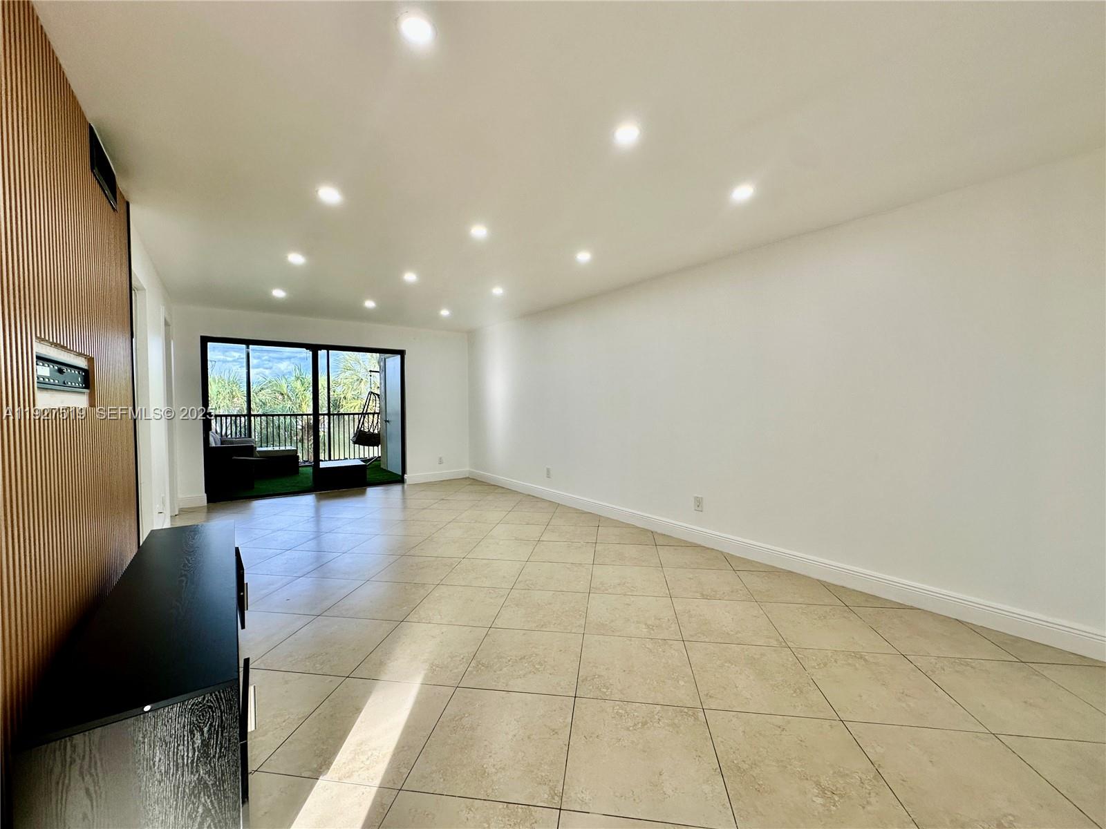 Miramar Club Condominium