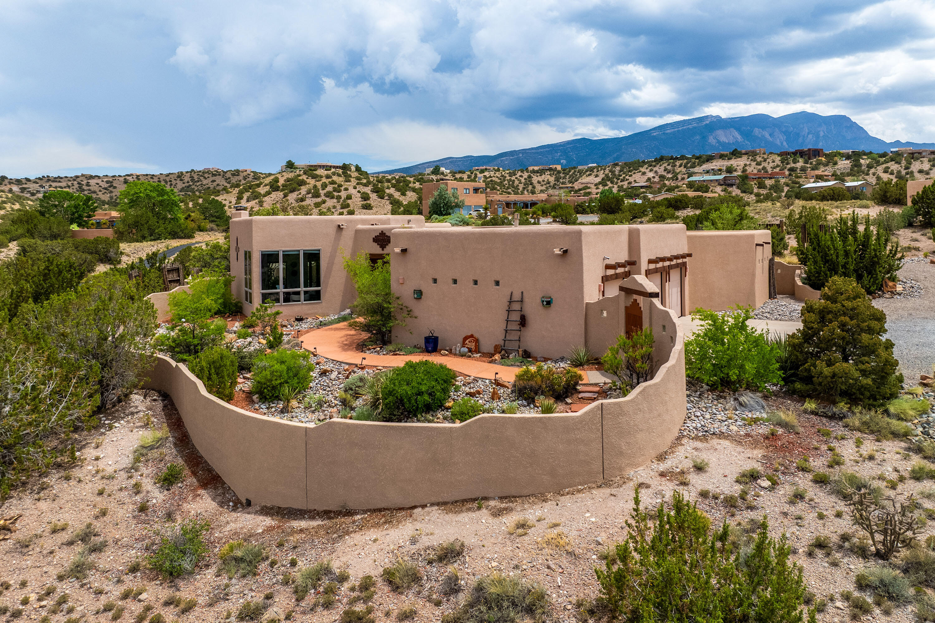 Homes for sale in Placitas, NM | 3 Calle Cienega Ct, Placitas, NM 87043 | MLS# 1095456