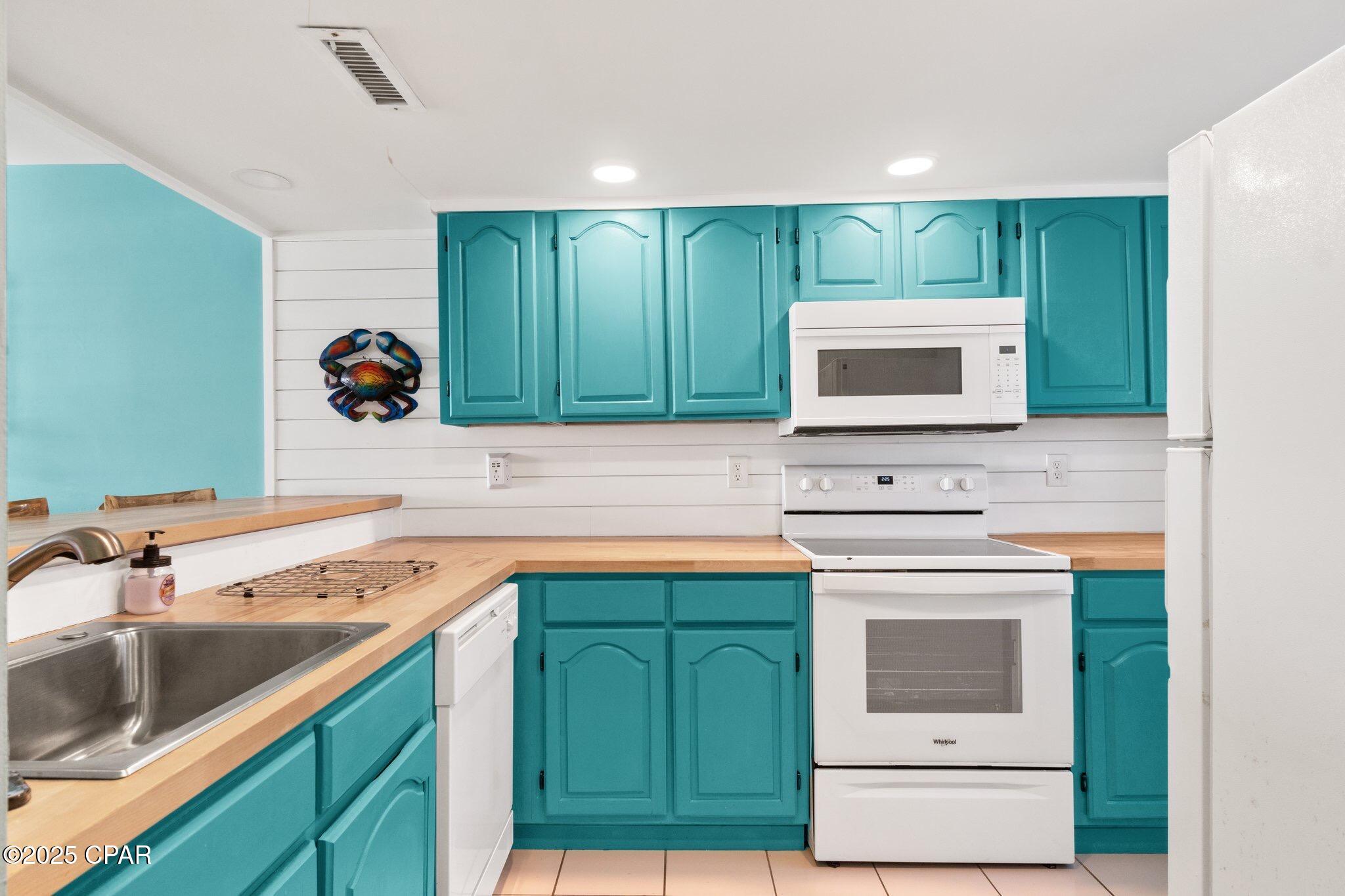 Image 3 For 4715 Thomas Drive 202b