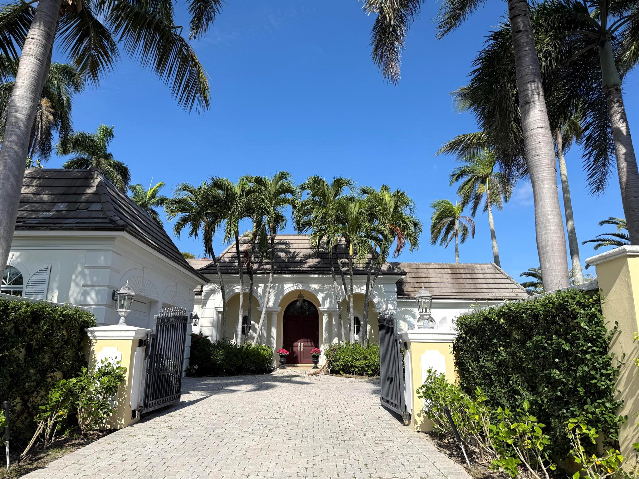 Graham Eckes Academy