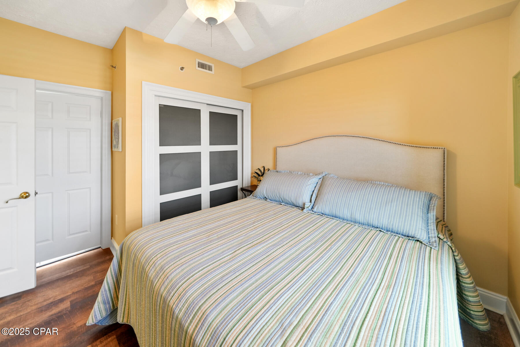 Image 29 For 8715 Surf Drive 703b