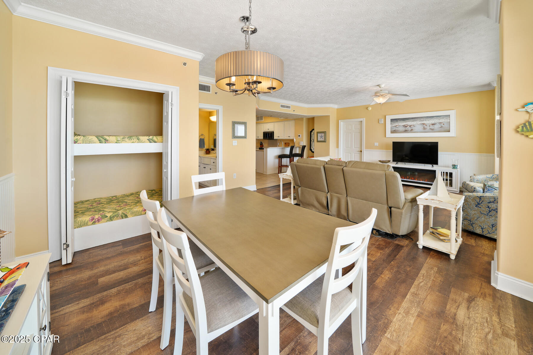 Image 5 For 8715 Surf Drive 703b