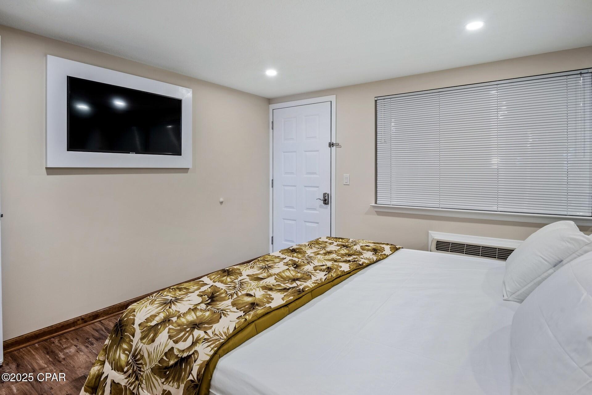 Image 7 For 15617 Front Beach Road 325