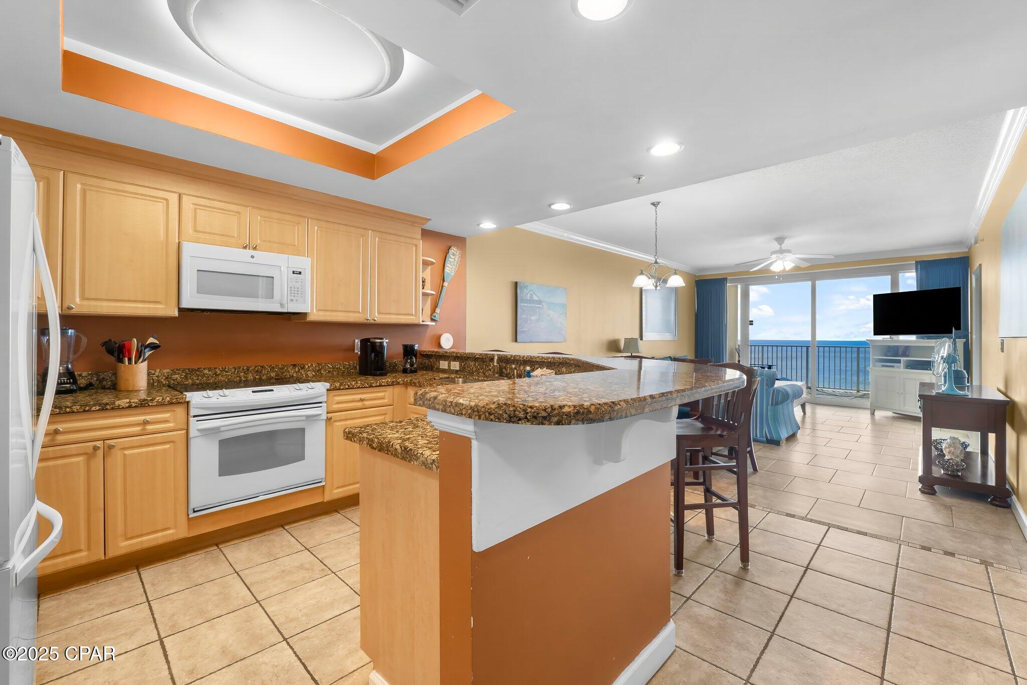 Image 12 For 9450 Thomas Drive 1402c