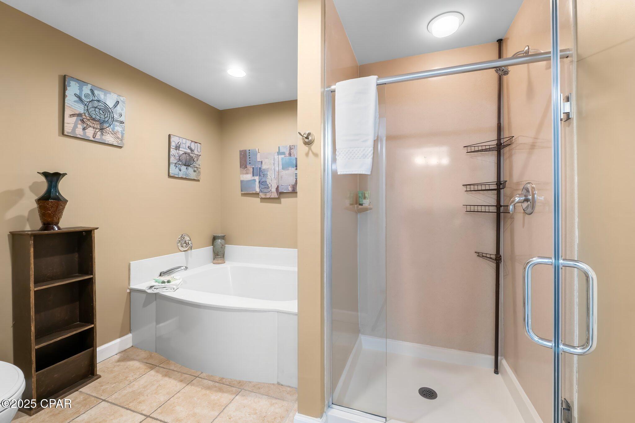 Image 20 For 9450 Thomas Drive 1402c