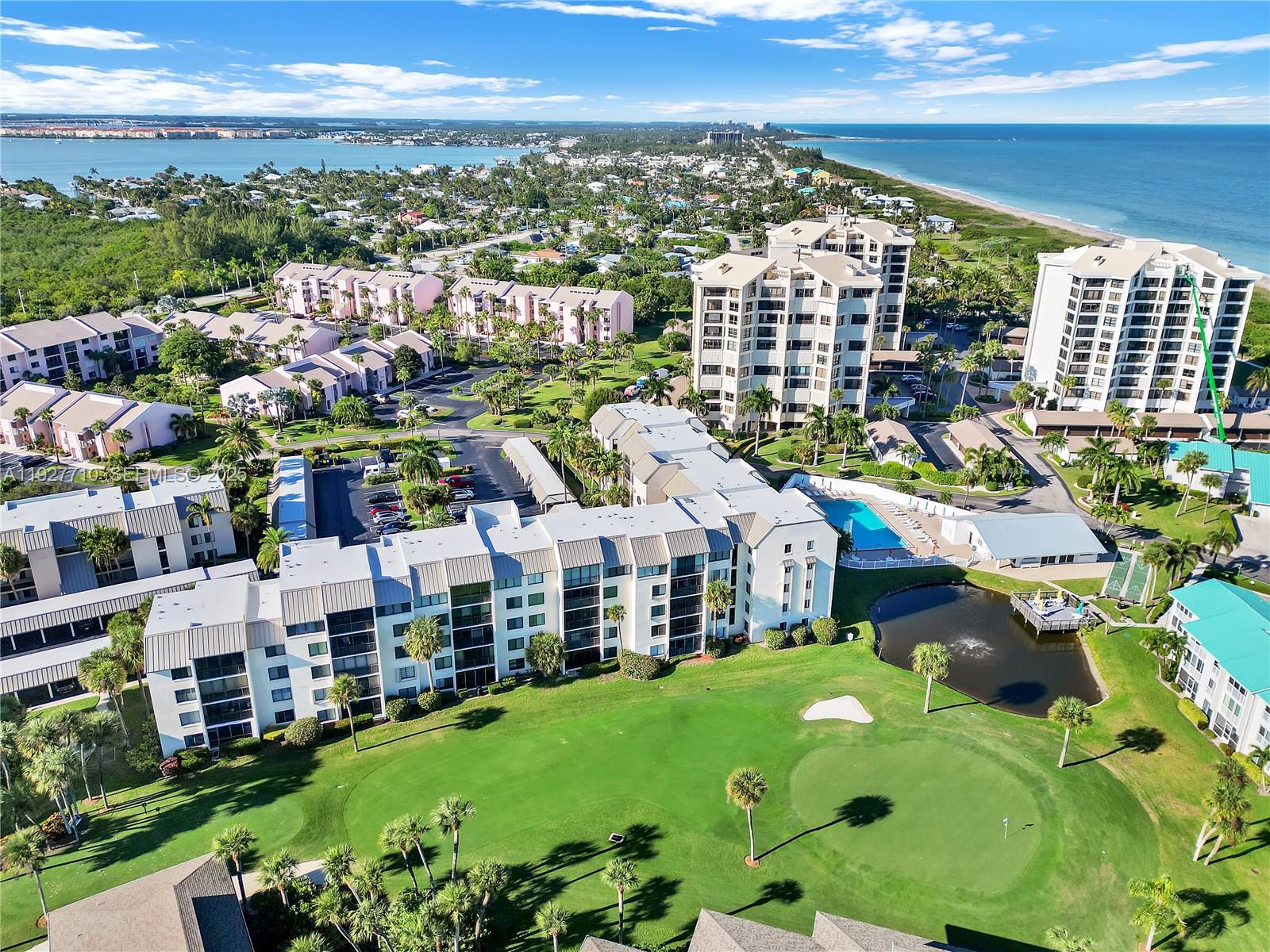 Catamaran L Condominium