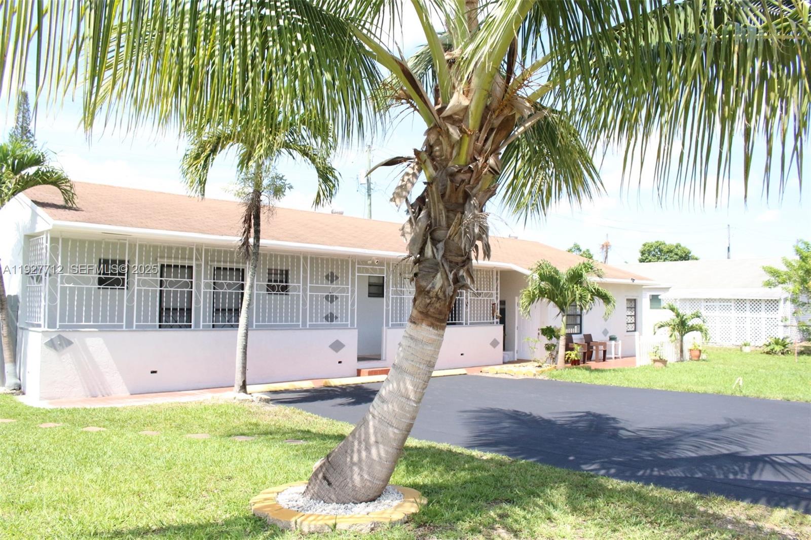 West Hollywood Trailer CI