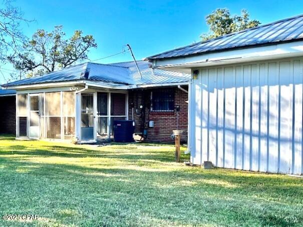 Image 3 For 20823 Elmore Avenue