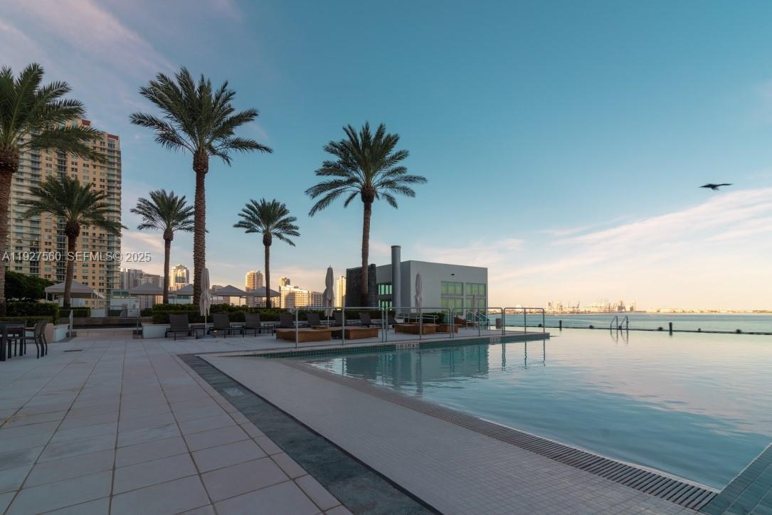 Condo for Sale in Miami, FL