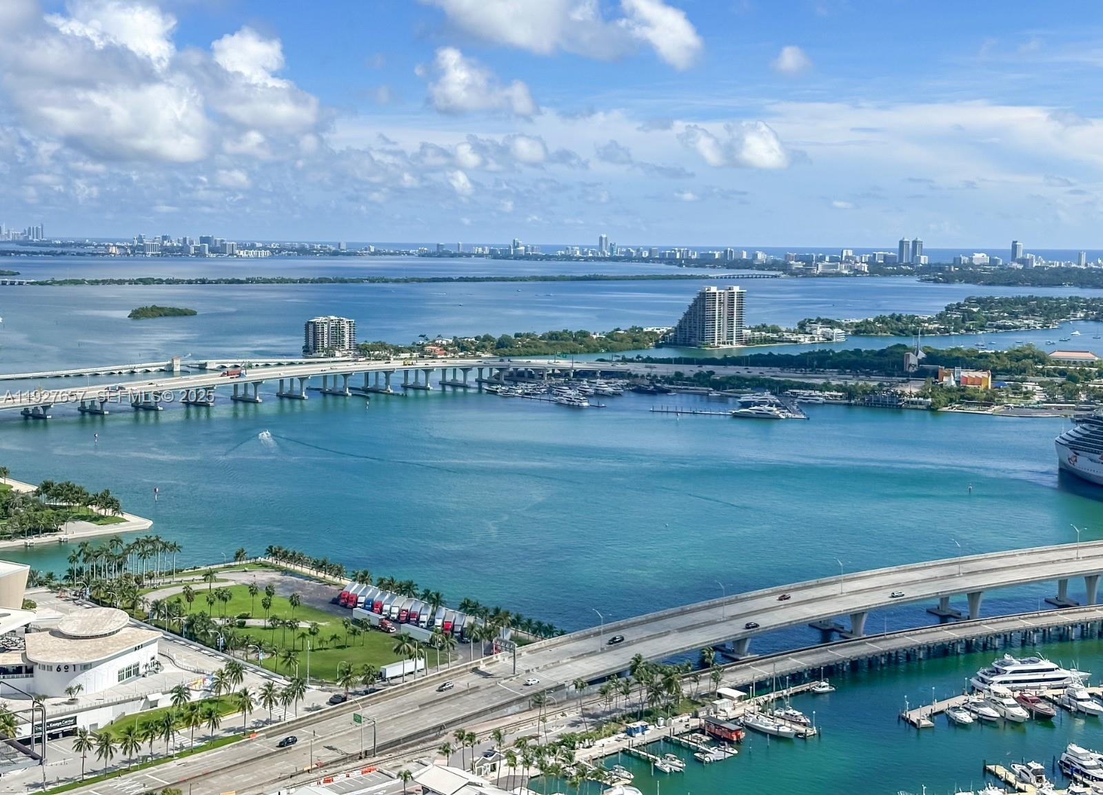 Apartamento para Alugar em Miami, FL