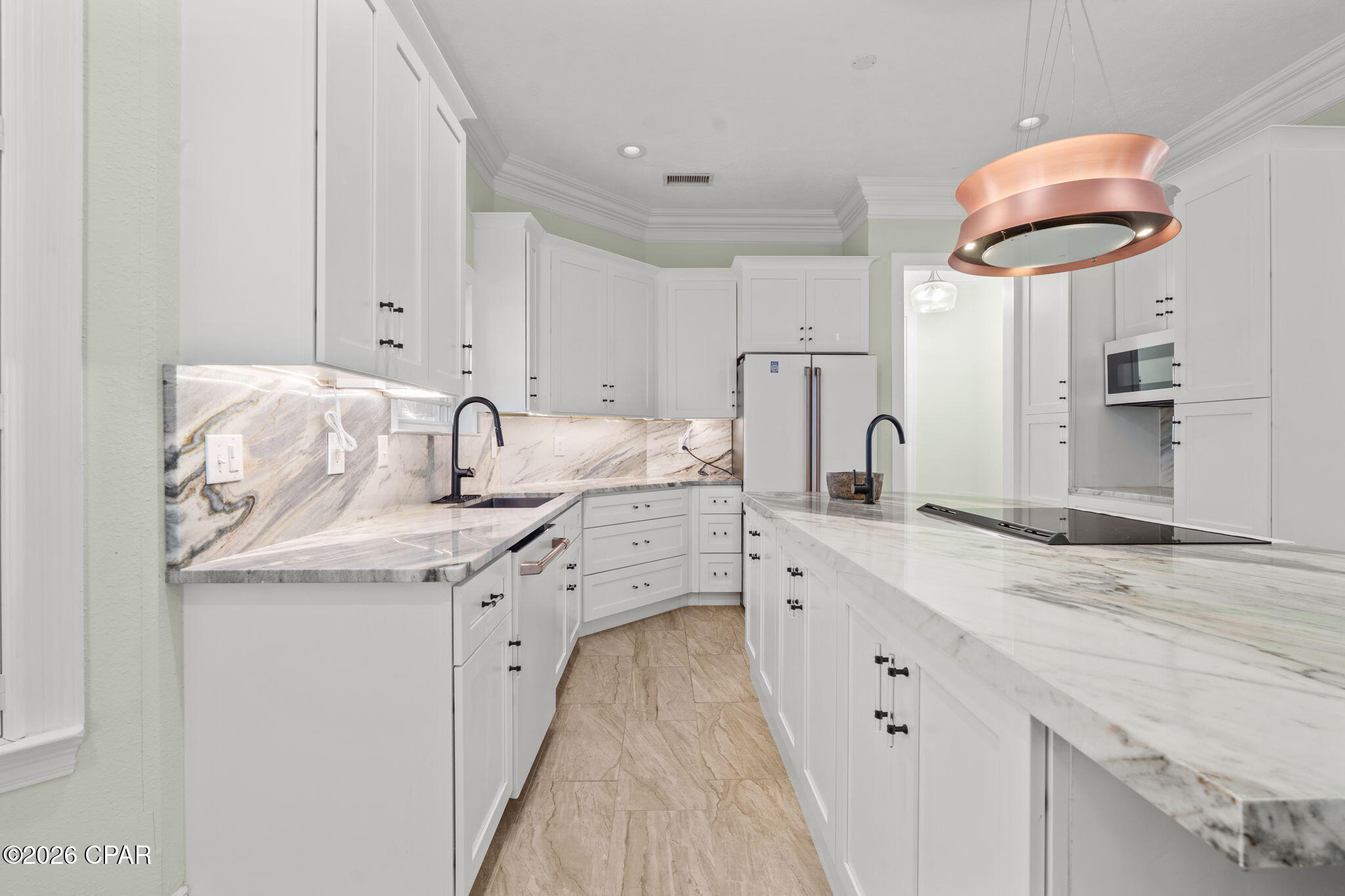 Listing photo id 26 for 4409 Deer Point Cove Lane