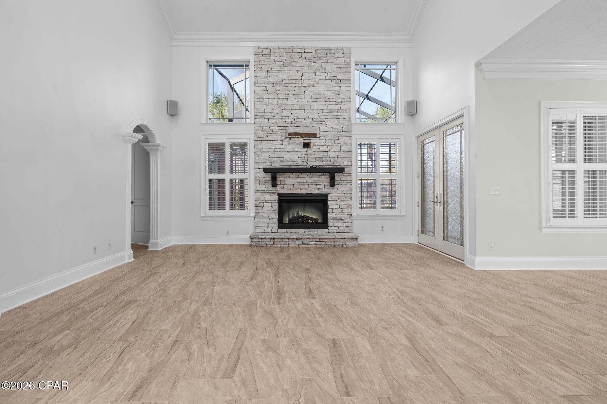 Listing photo id 30 for 4409 Deer Point Cove Lane