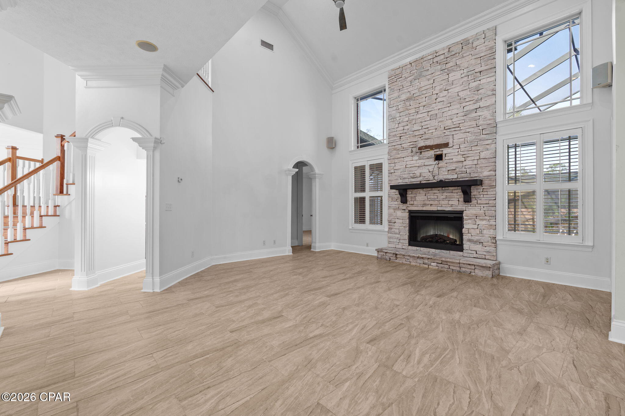 Listing photo id 31 for 4409 Deer Point Cove Lane