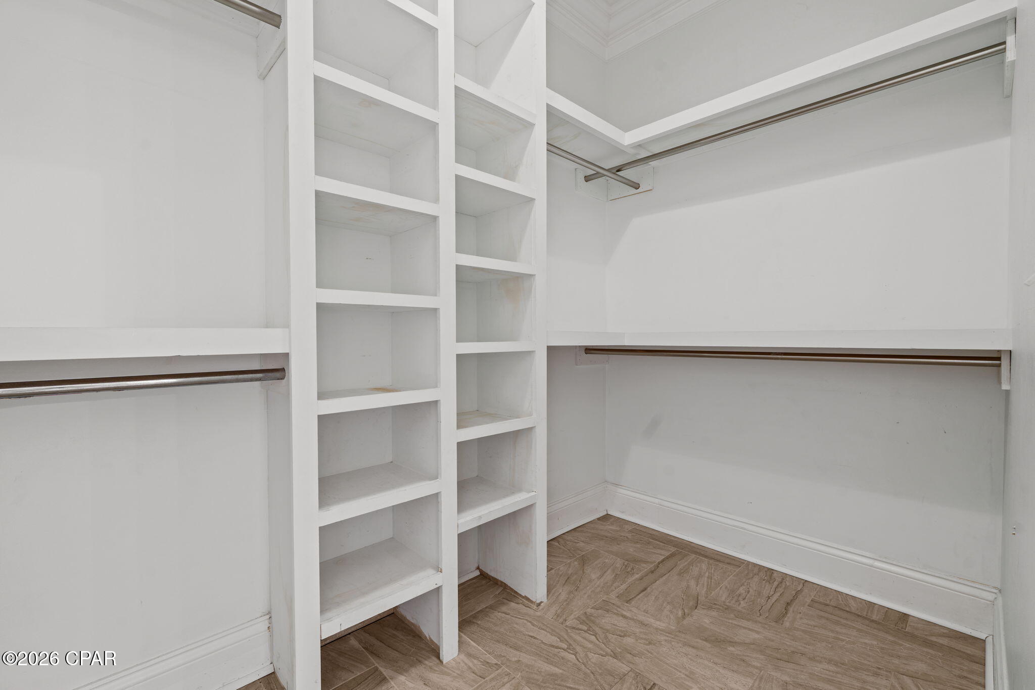 Listing photo id 43 for 4409 Deer Point Cove Lane