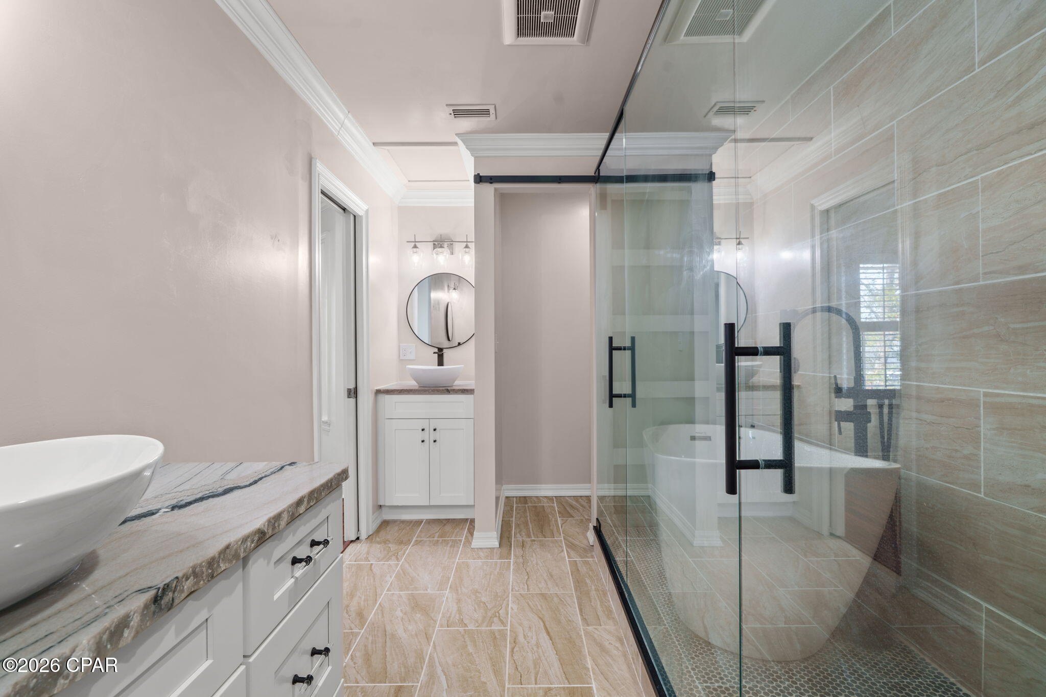 Listing photo id 51 for 4409 Deer Point Cove Lane