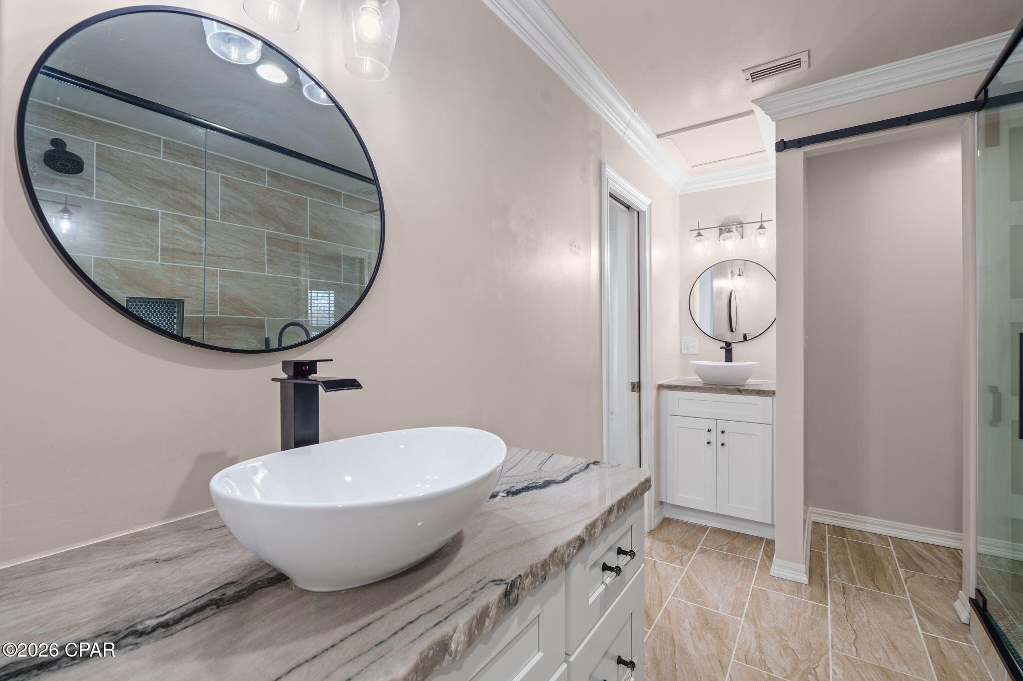 Listing photo id 52 for 4409 Deer Point Cove Lane