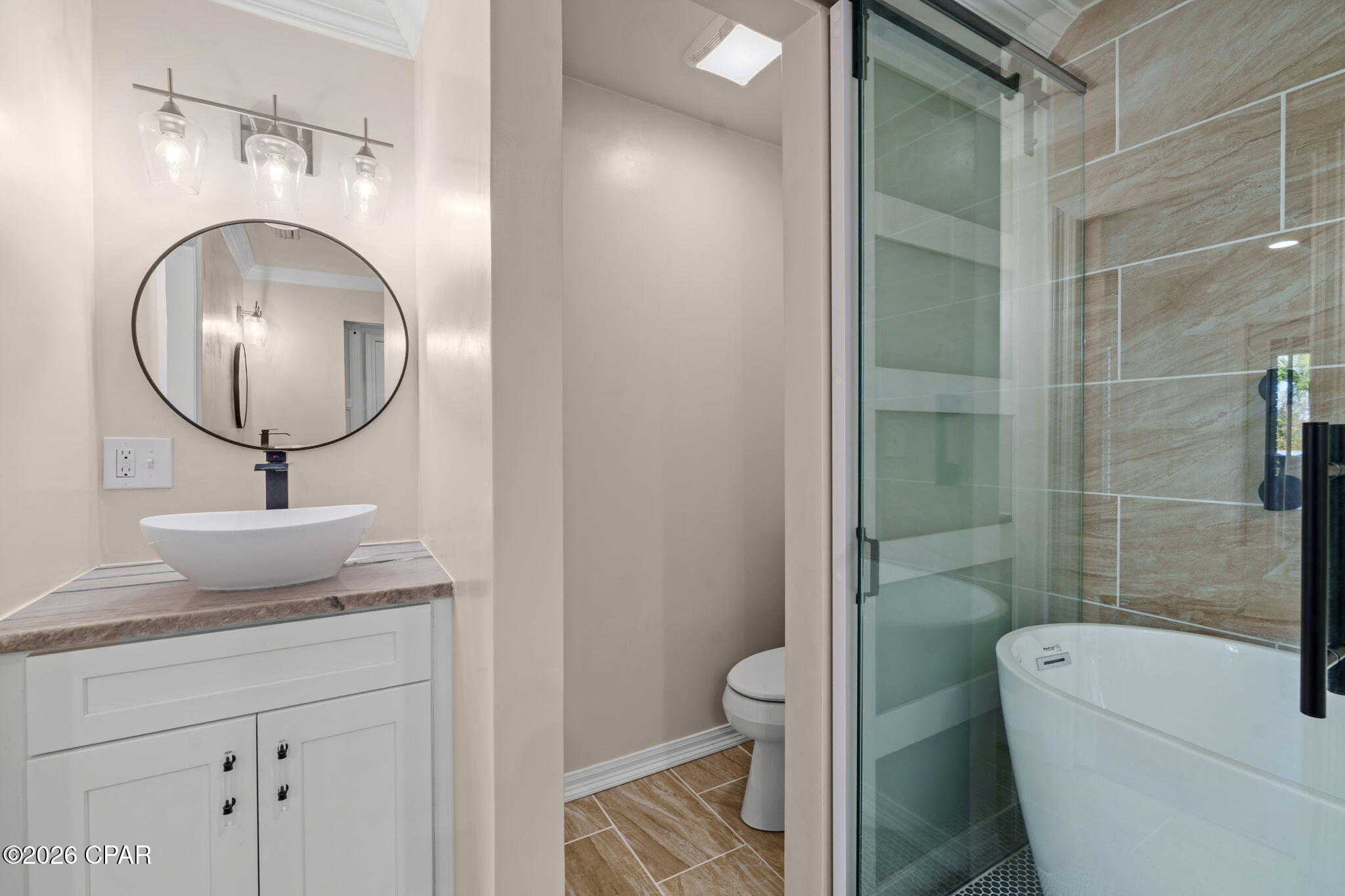 Listing photo id 53 for 4409 Deer Point Cove Lane