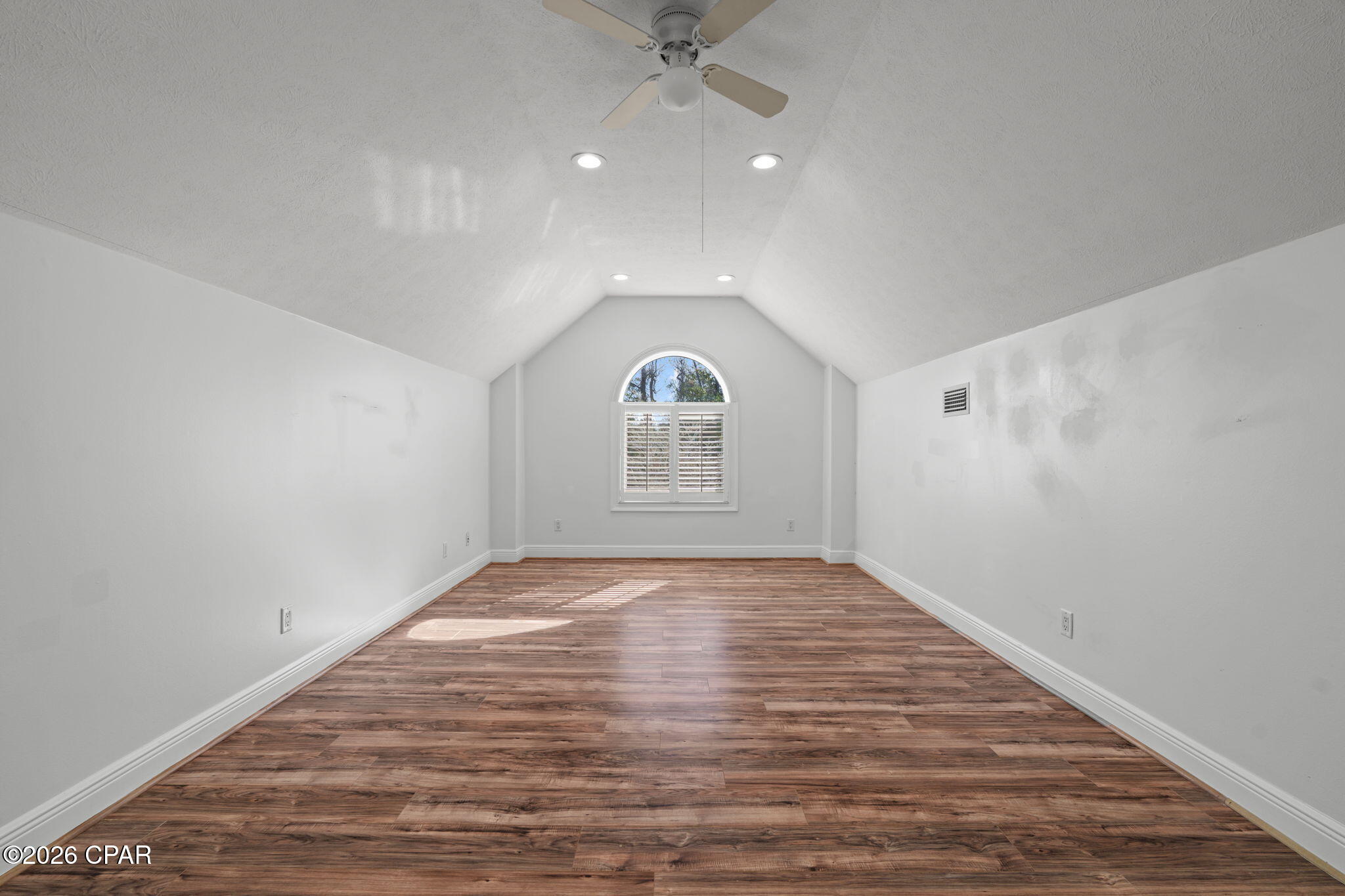 Listing photo id 61 for 4409 Deer Point Cove Lane