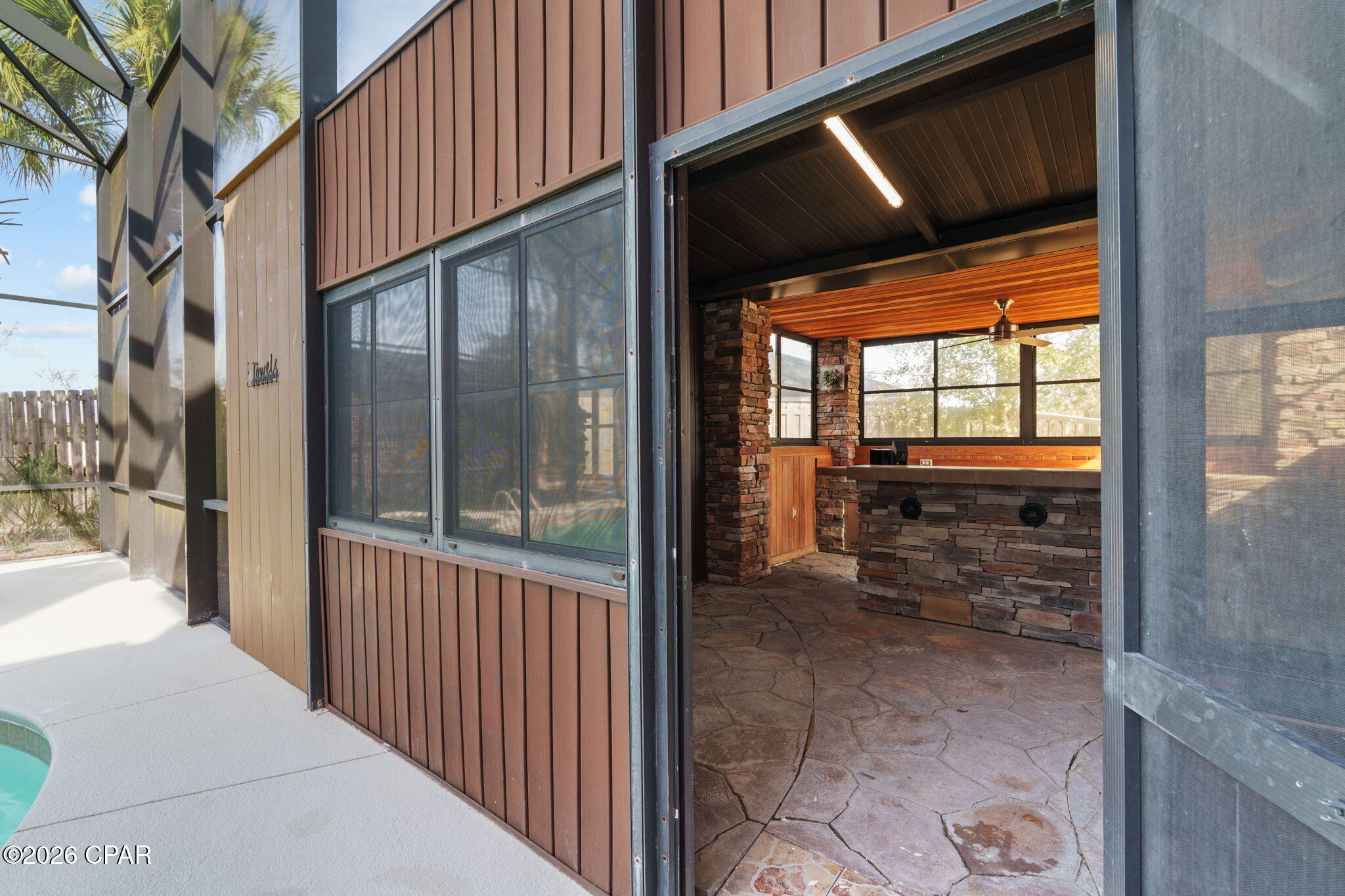 Listing photo id 66 for 4409 Deer Point Cove Lane