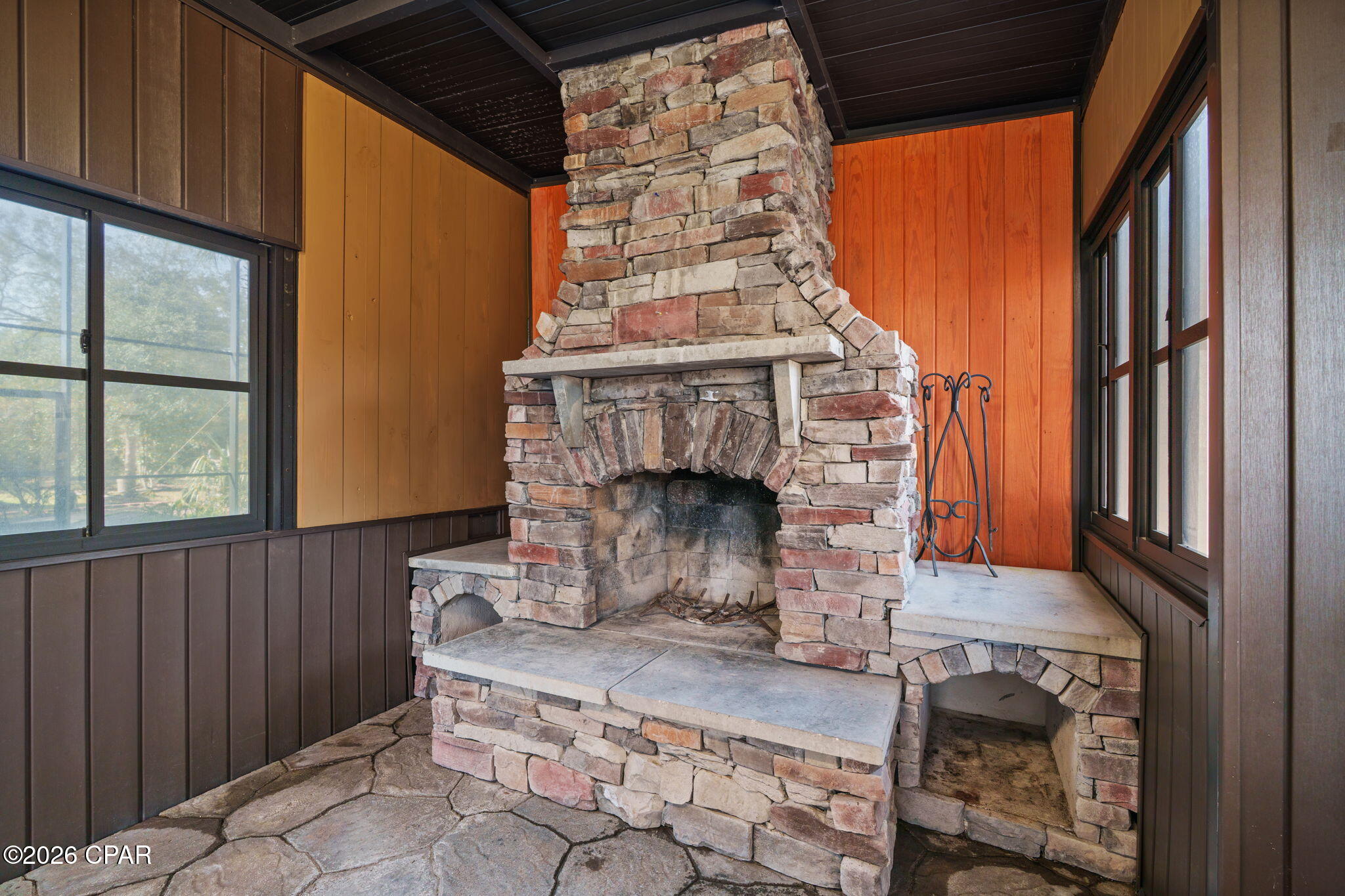 Listing photo id 68 for 4409 Deer Point Cove Lane