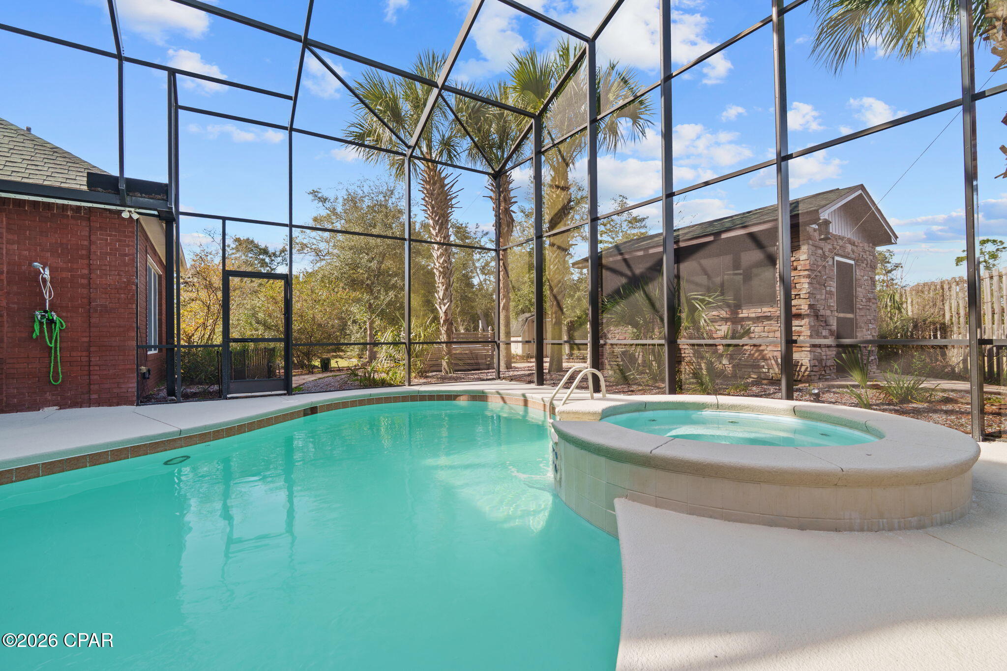 Listing photo id 73 for 4409 Deer Point Cove Lane