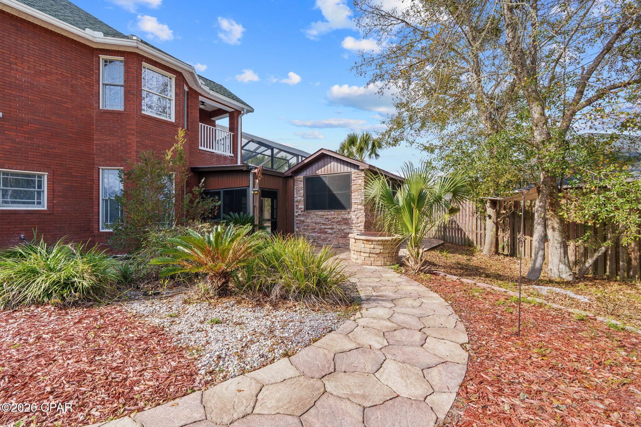 Listing photo id 79 for 4409 Deer Point Cove Lane