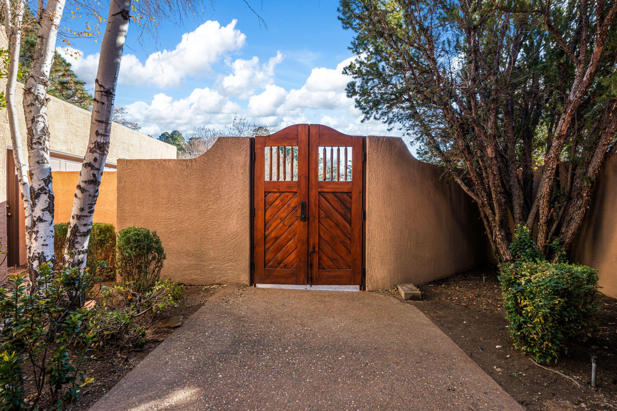 709 STAGECOACH ROAD SE, ALBUQUERQUE, NM 87123  Photo 3