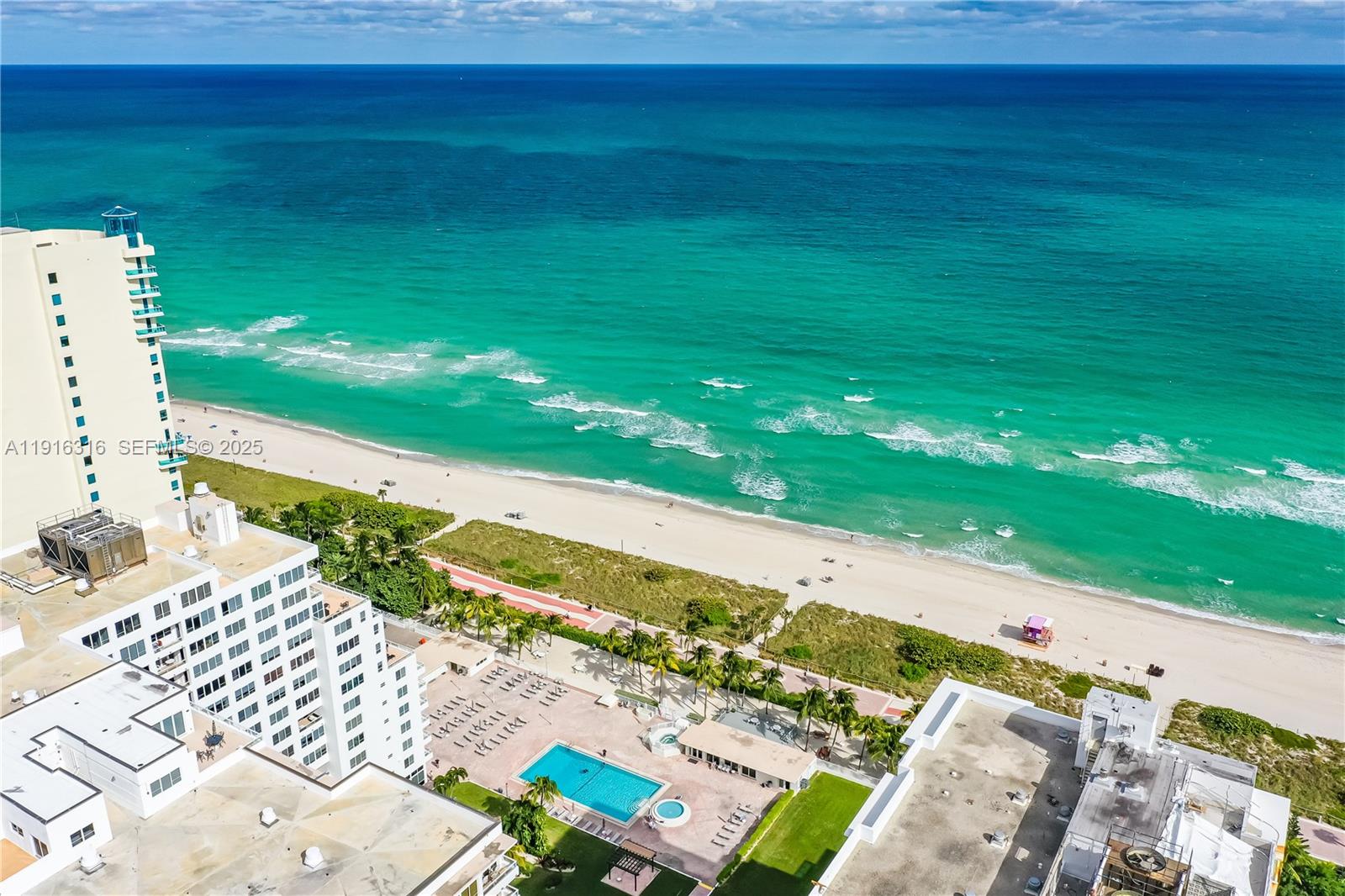 5005 Collins Ave 402