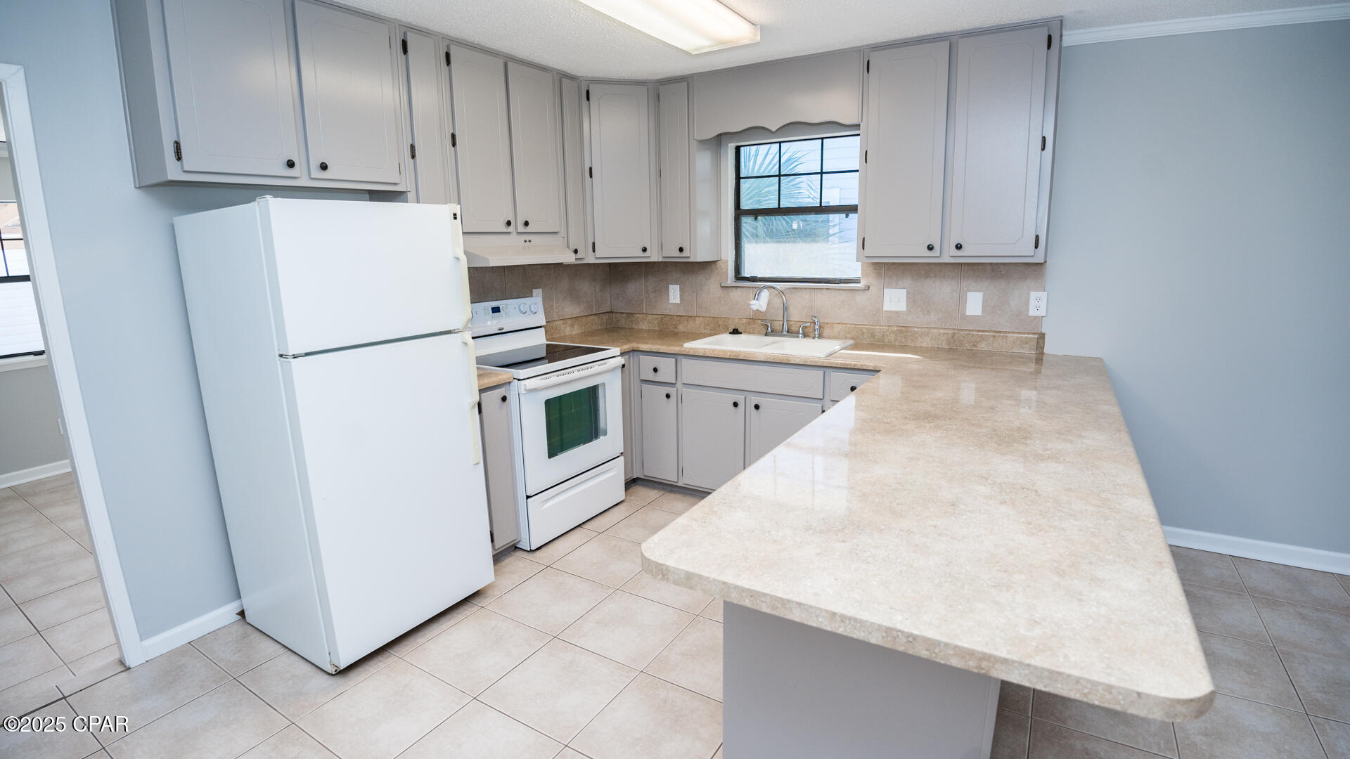 Image 7 For 247 Poinsettia Drive