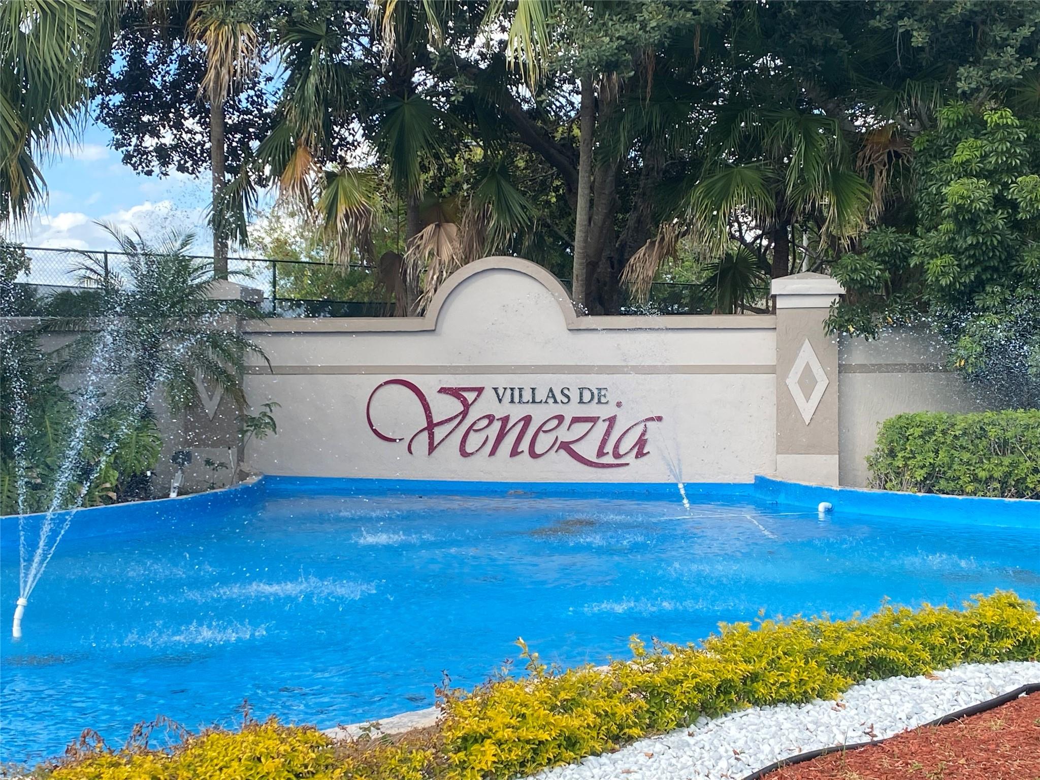 Villas De Venezia Condo