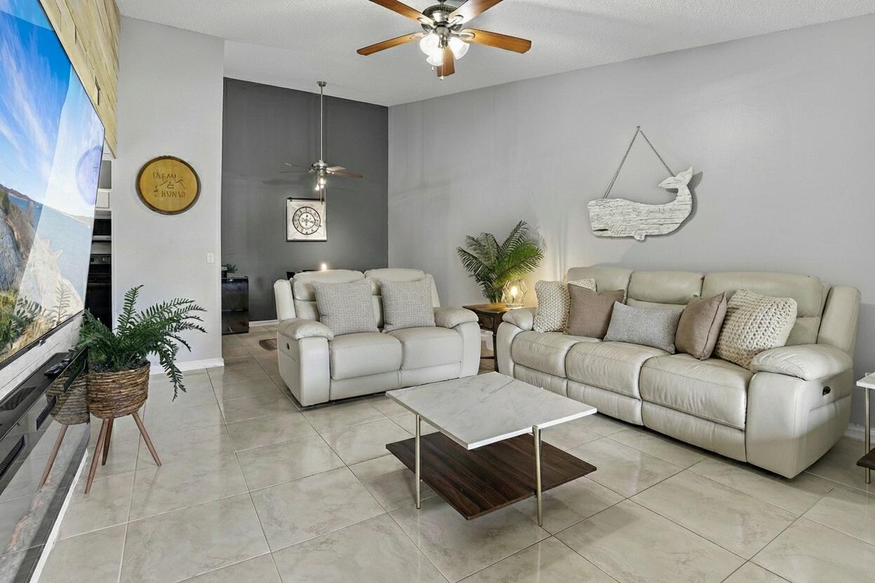 Homes for sale in Jupiter, FL | 6271 Chasewood Dr #G, Jupiter, FL 33458 | MLS# R11146563