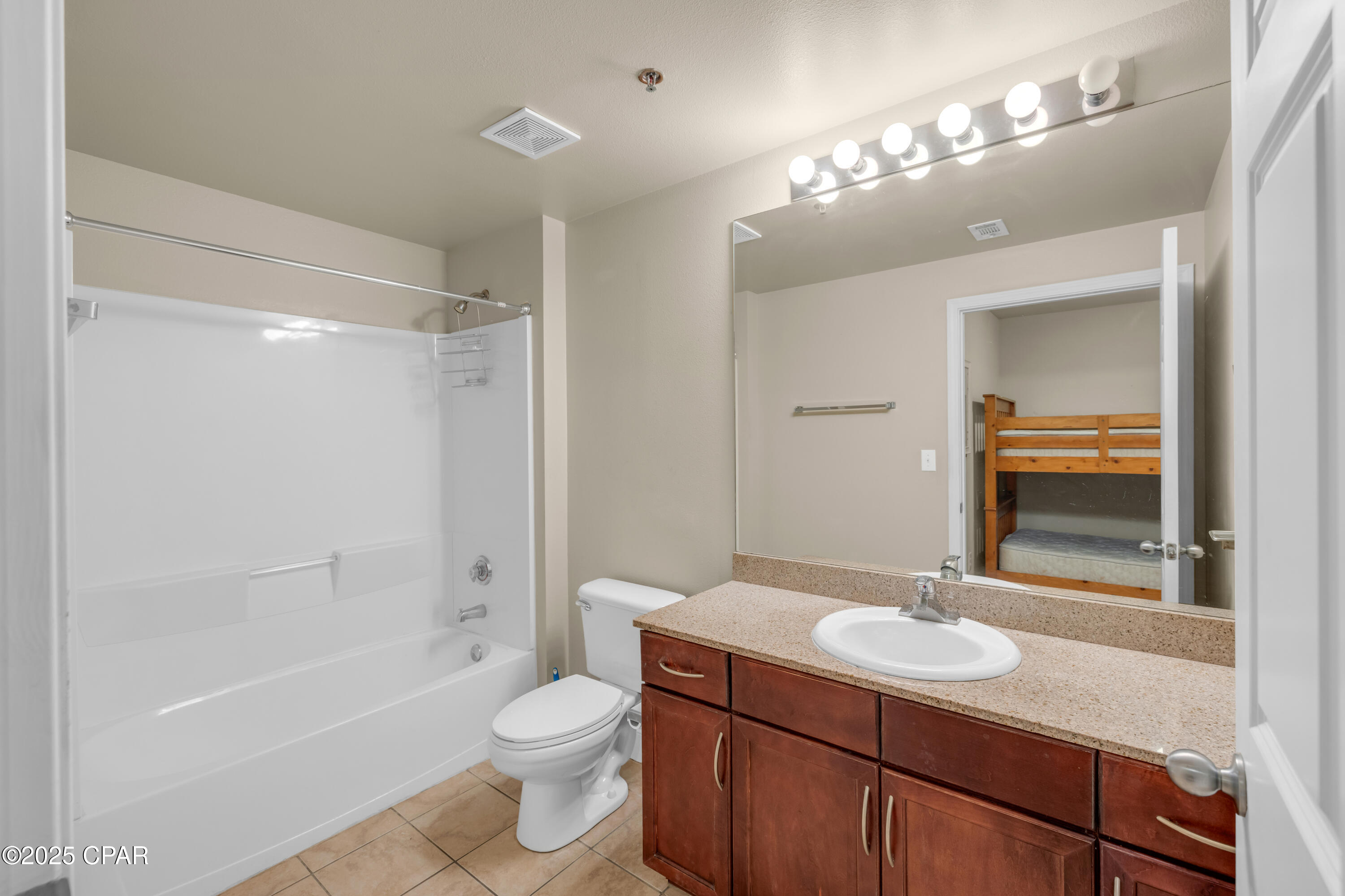 Image 20 For 9902 Thomas Drive 935