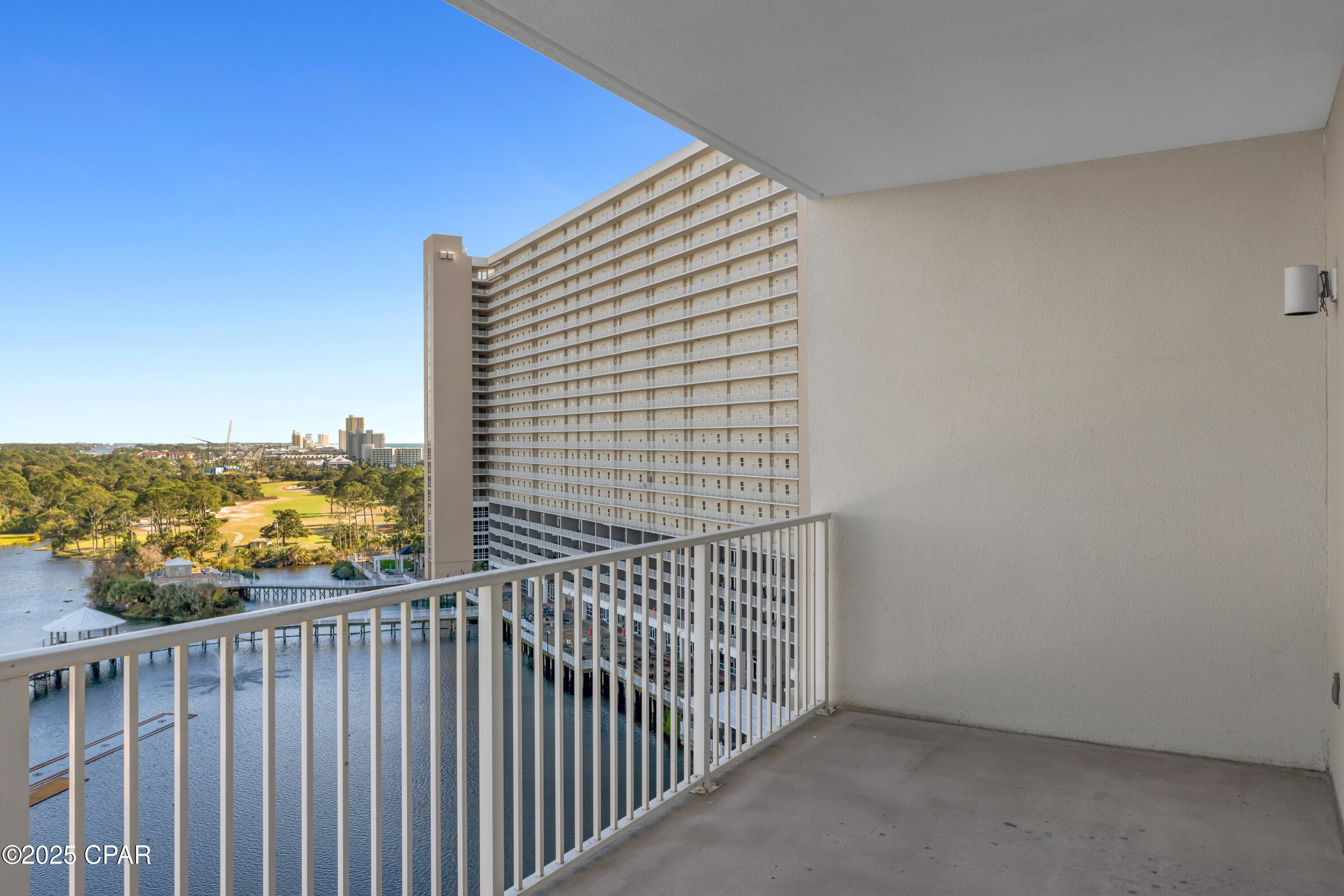 Image 8 For 9902 Thomas Drive 935