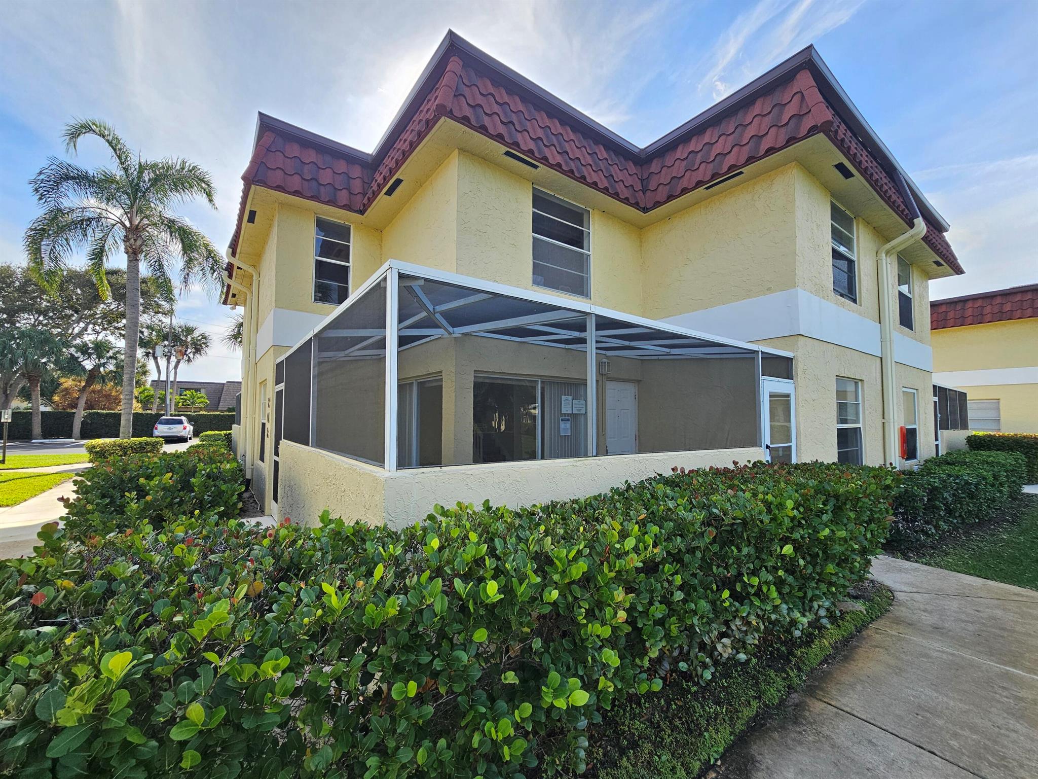 Villas On The Green Condo